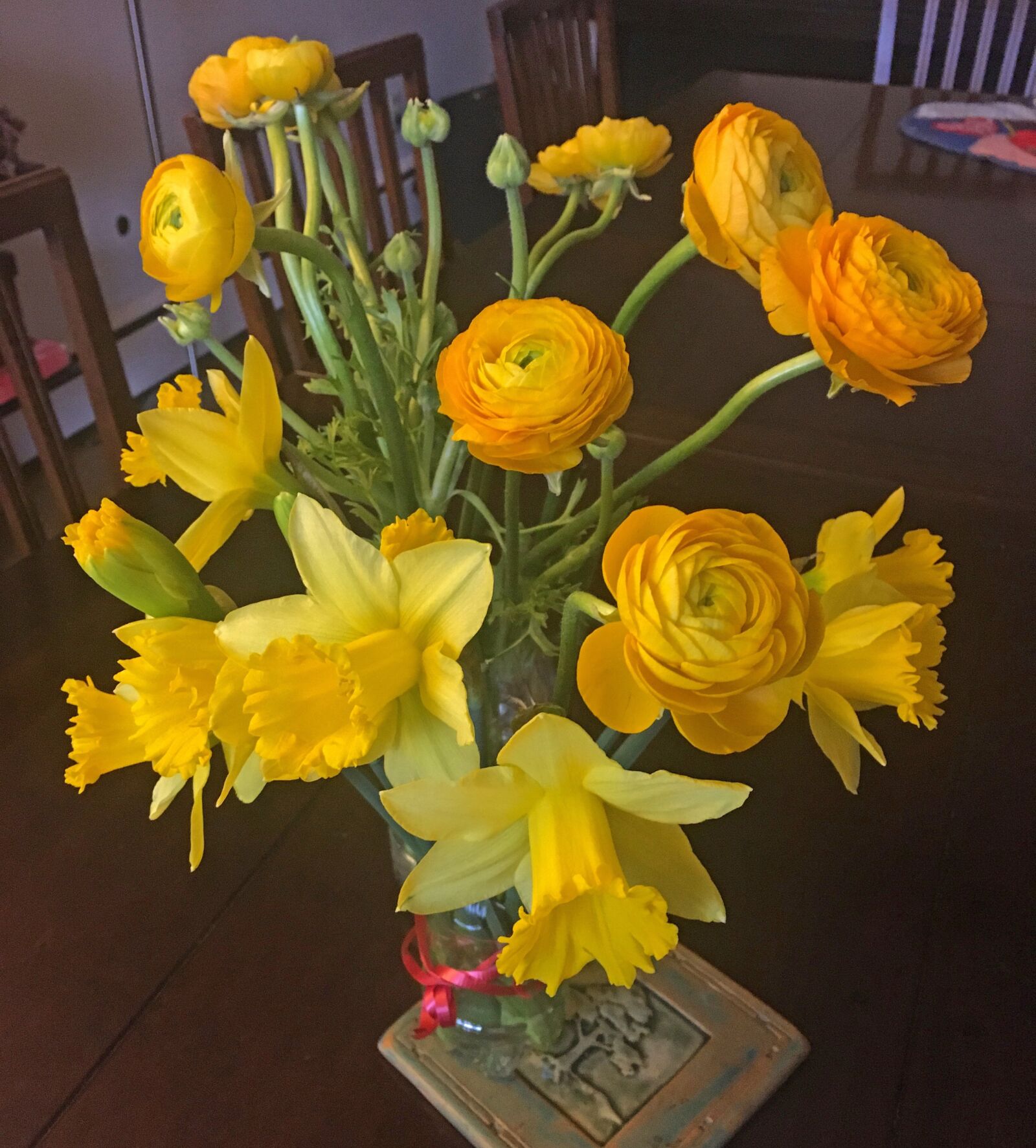 Apple iPhone SE sample photo. Flowers, arrangement, yellow photography
