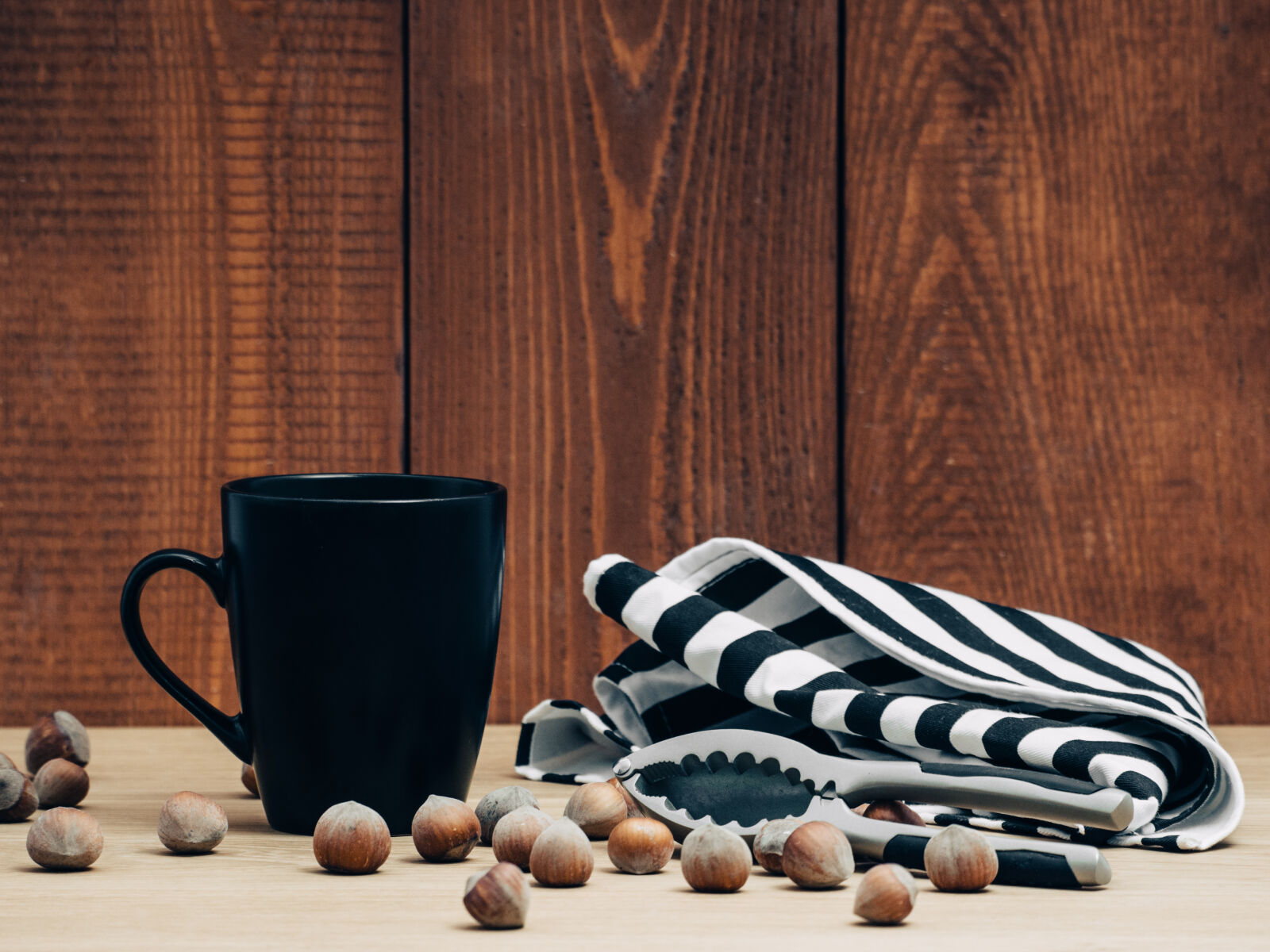 Olympus OM-D E-M5 sample photo. Coffee, mug, tea, nuts photography