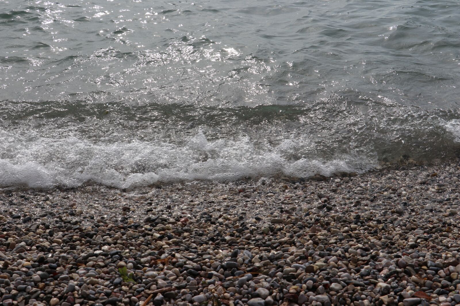 Canon EF-S 18-135mm F3.5-5.6 IS USM sample photo. Garda, surf, italy photography