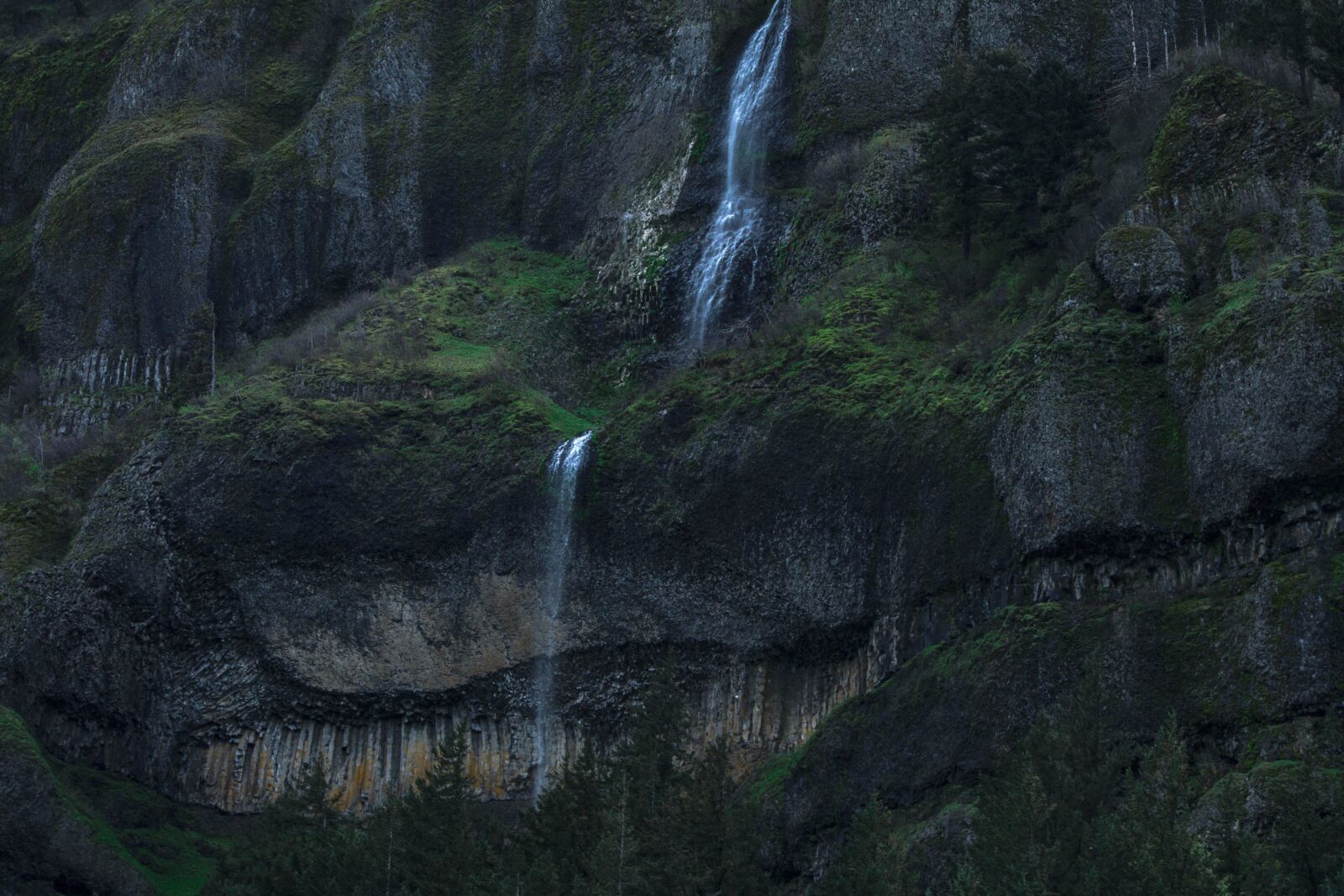 Nikon D5200 sample photo. Water, cliff, waterfall, landscape photography