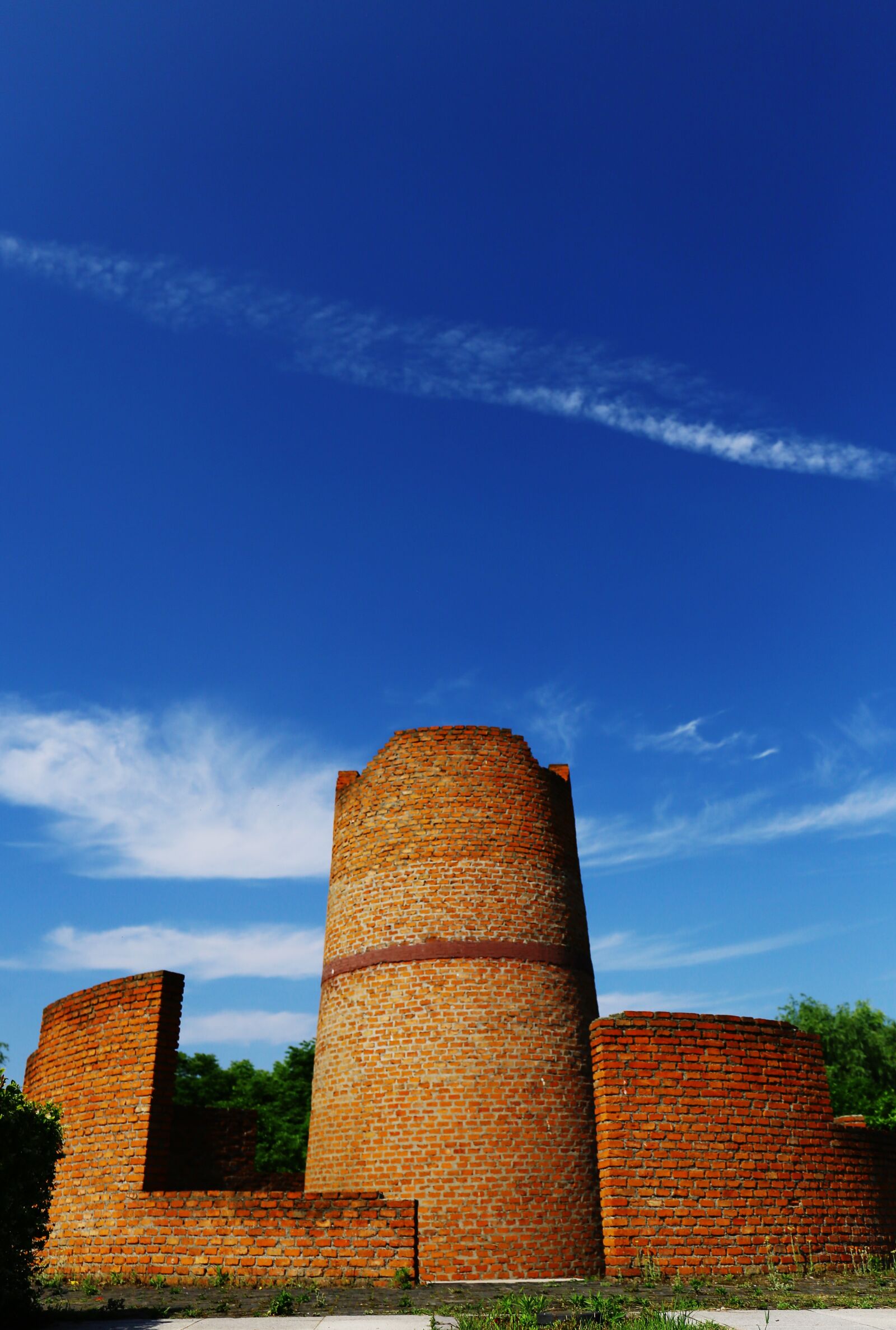 Canon EF 24-70mm F4L IS USM sample photo. Building, brick wall, the photography