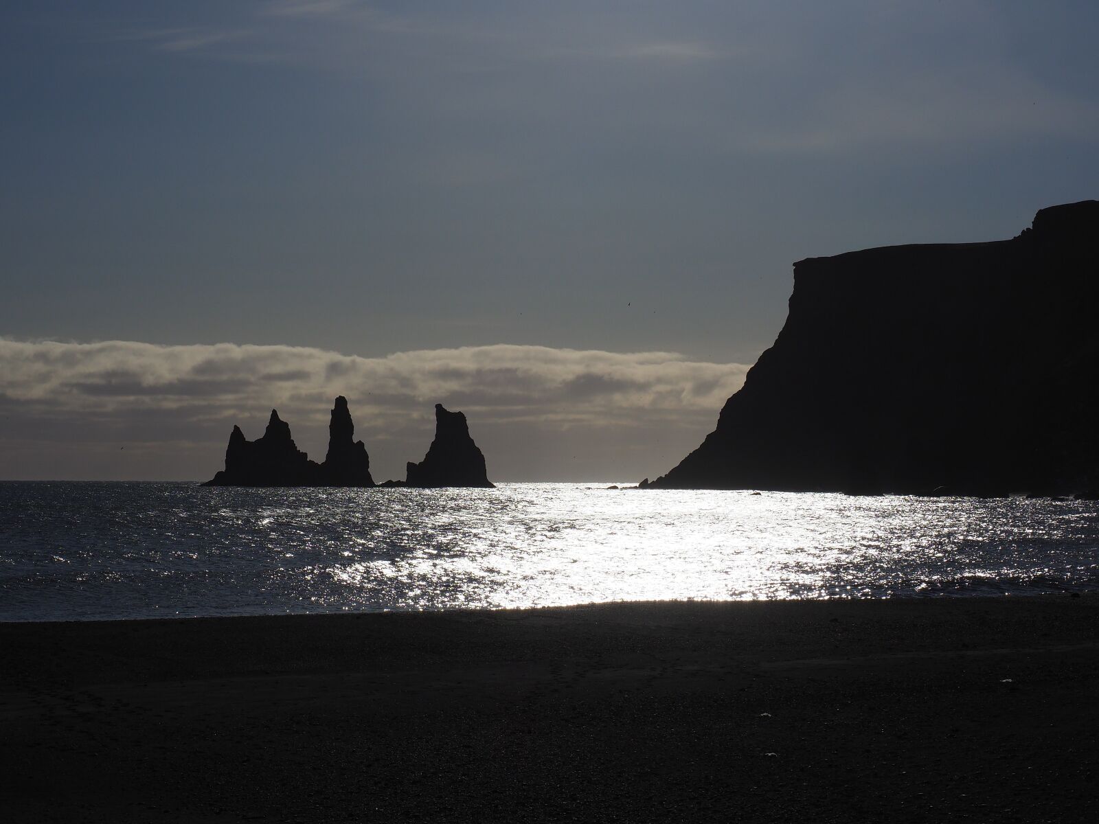 Olympus M.Zuiko Digital ED 12-100mm F4.0 IS Pro sample photo. Reynisdrangar, rock, surf cob photography