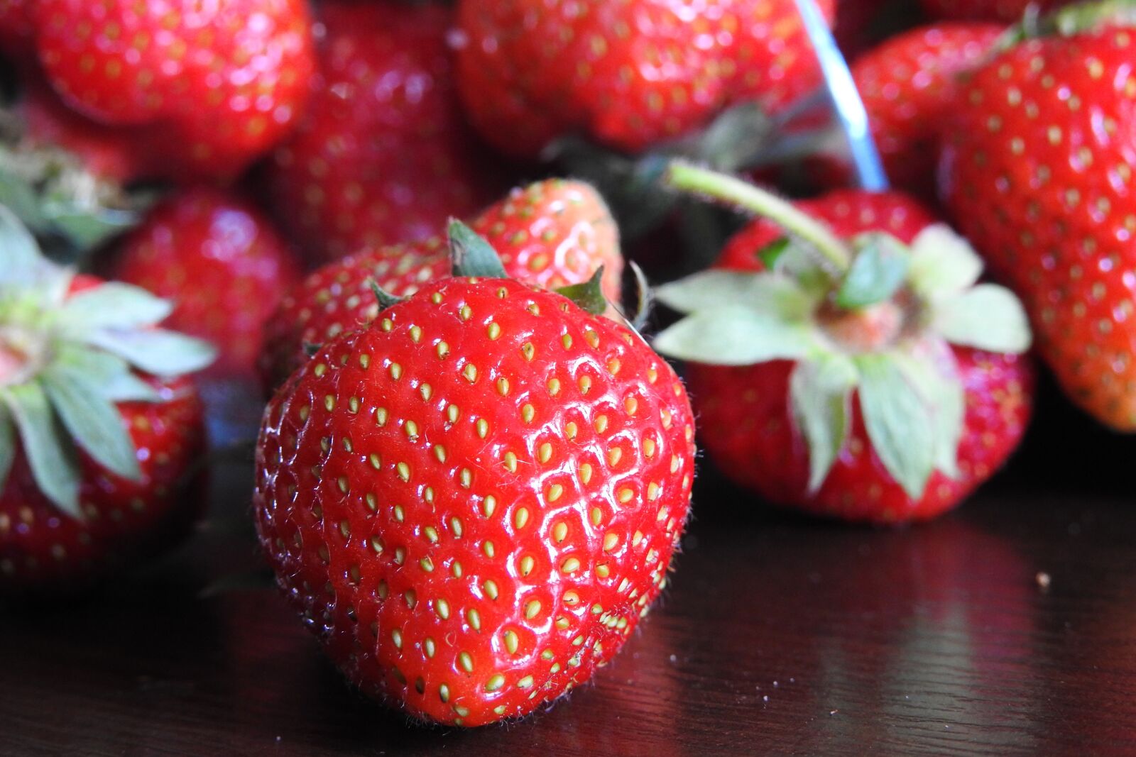 Nikon Coolpix P900 sample photo. Strawberries, strawberry, fruit photography