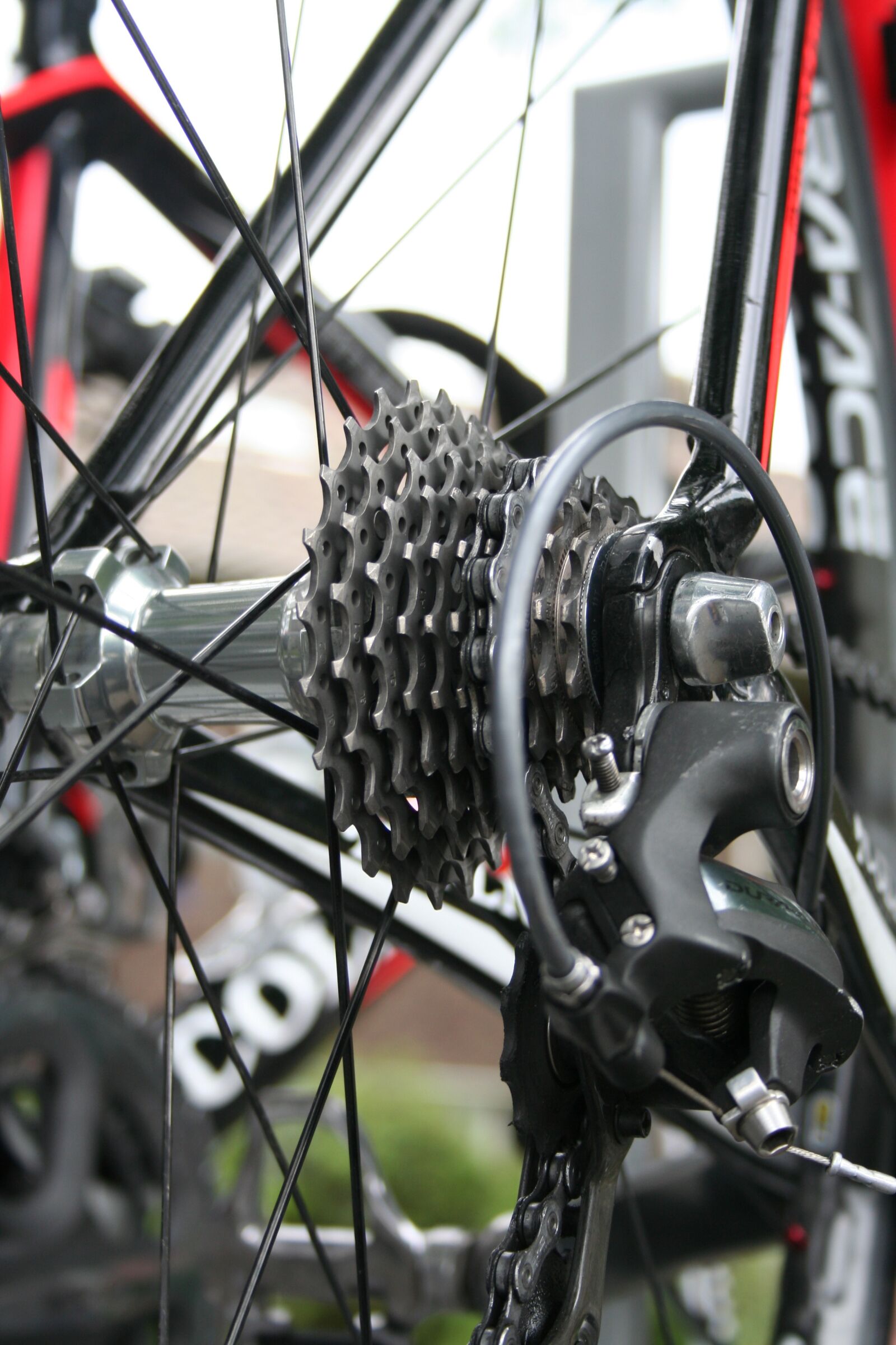 Canon EOS 350D (EOS Digital Rebel XT / EOS Kiss Digital N) sample photo. Cycling, race bike, gear photography