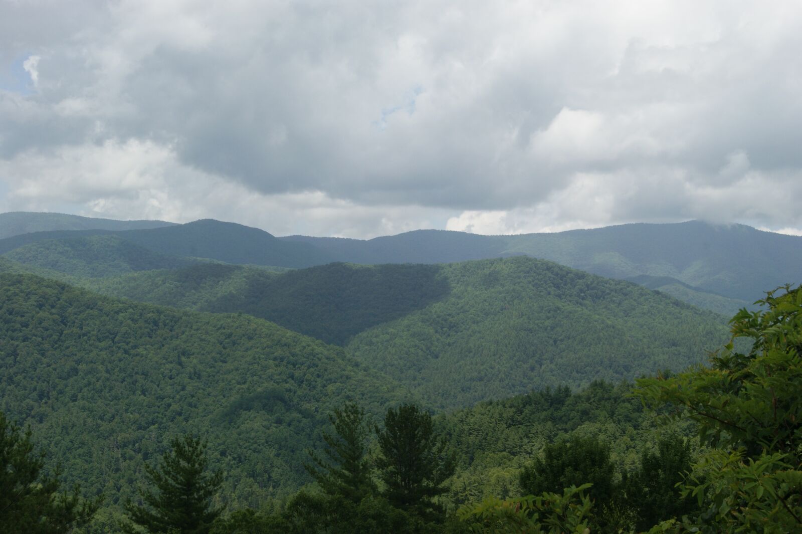 Sony Alpha DSLR-A390 sample photo. Mountains, great smoky mountains photography