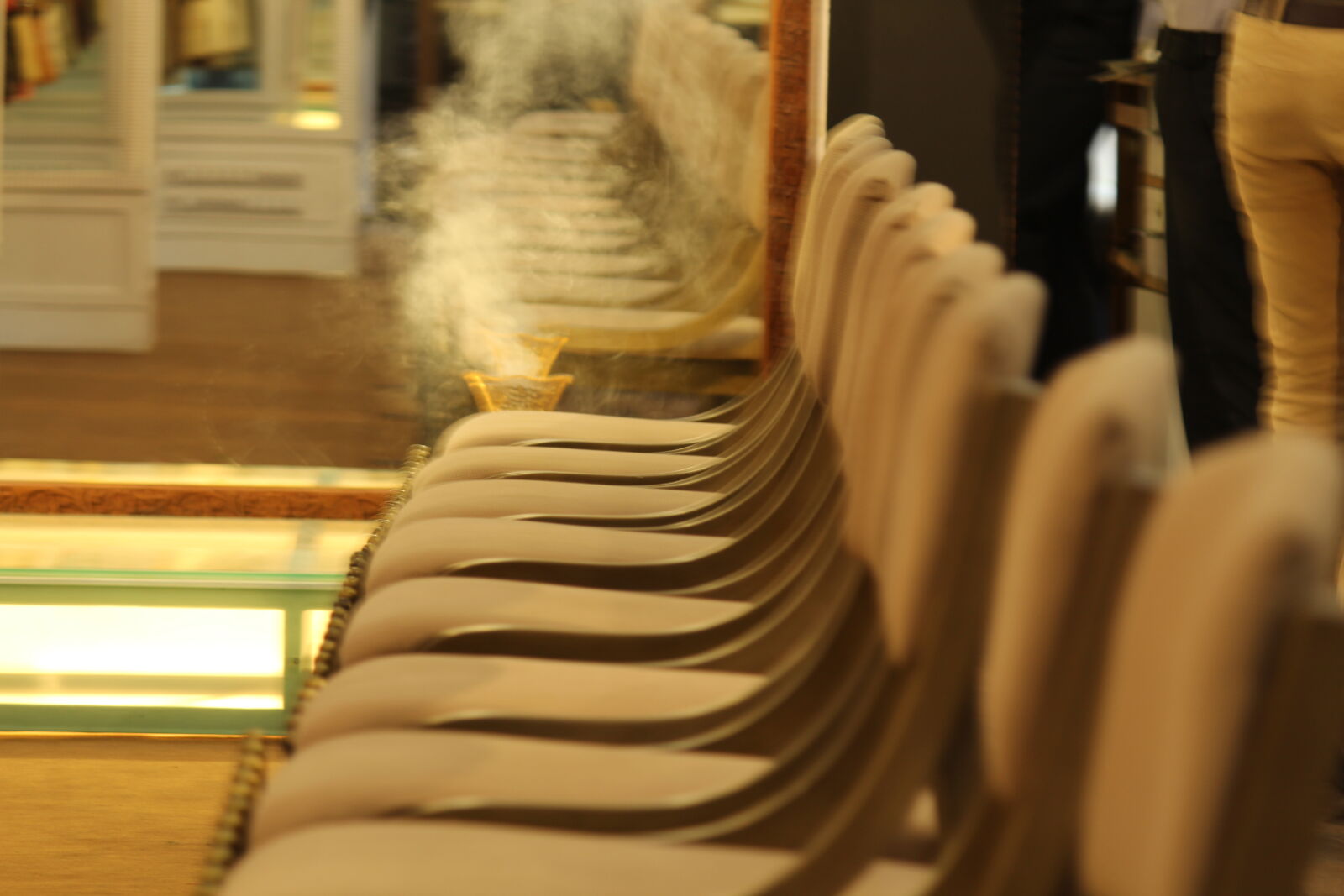 Canon EOS 1300D (EOS Rebel T6 / EOS Kiss X80) sample photo. Chairs, chairs, repeat, comfort photography