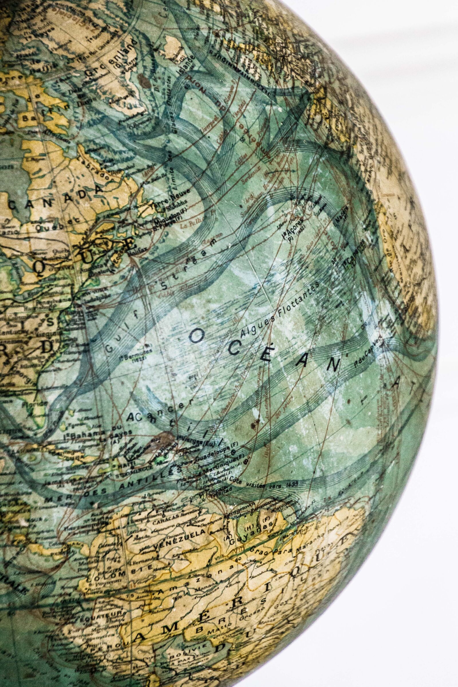 Canon EOS 550D (EOS Rebel T2i / EOS Kiss X4) sample photo. Globe, old, nostalgia photography