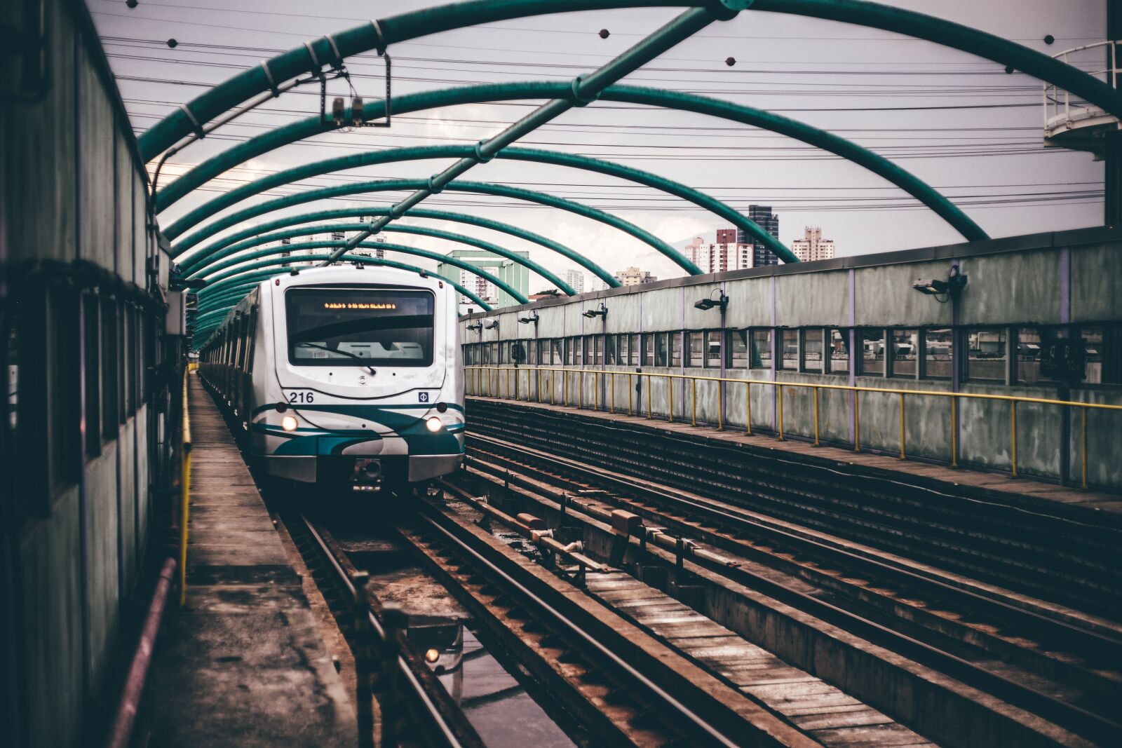 Canon EF 50mm F1.8 II sample photo. Train, transportation, platform photography