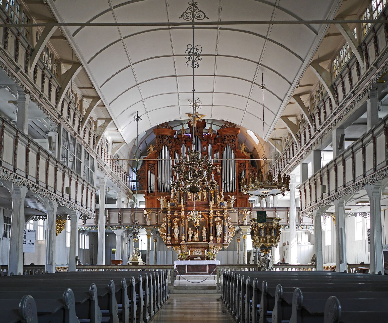 Panasonic Lumix DMC-GH3 sample photo. Largest wooden church in photography