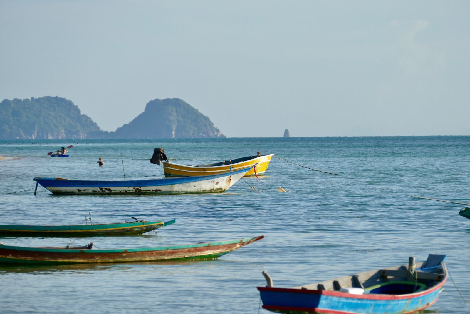Panasonic Lumix DMC-FZ1000 sample photo. Boat, waters, sea photography
