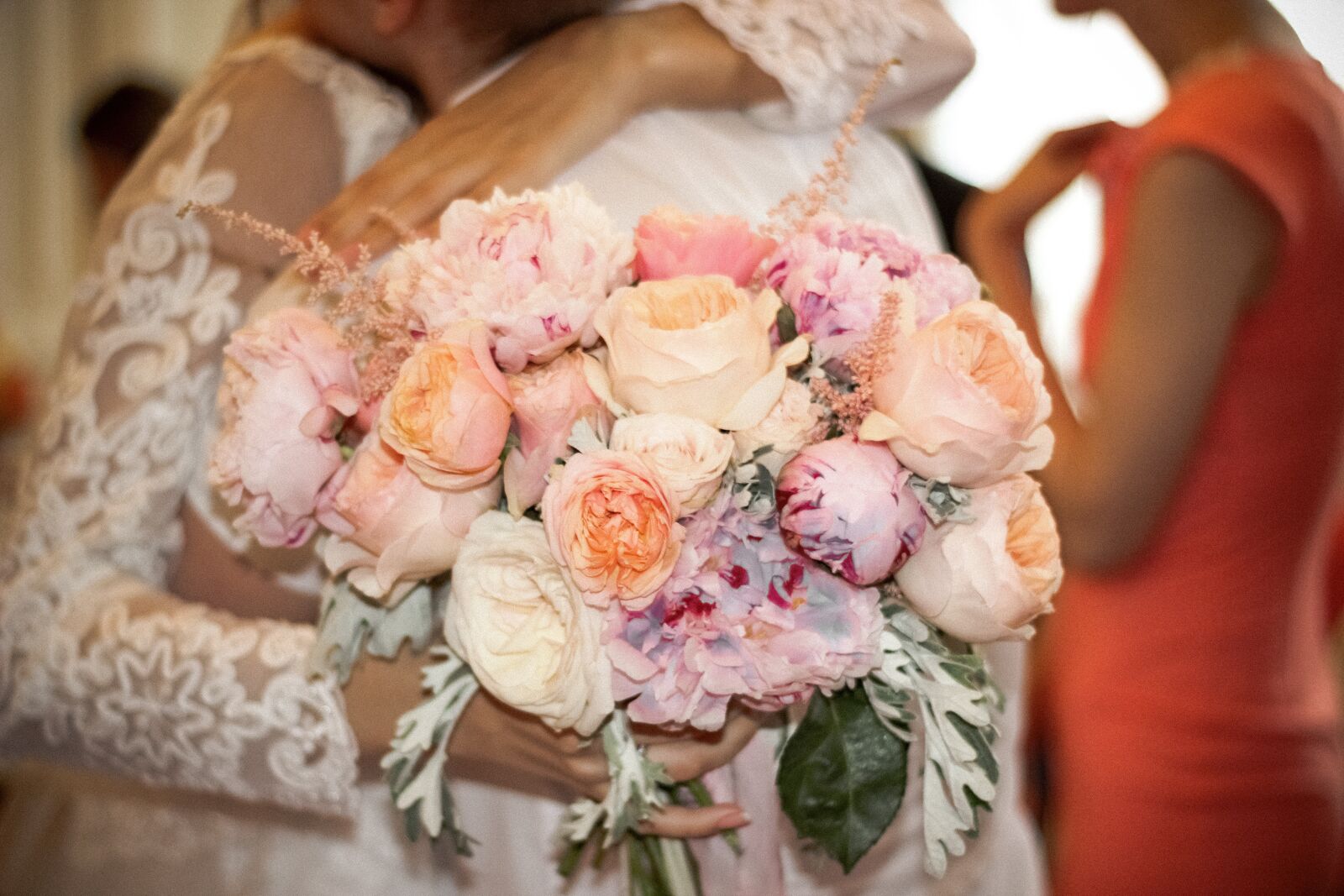 Canon EOS 600D (Rebel EOS T3i / EOS Kiss X5) sample photo. Bouquet, bride, dress photography