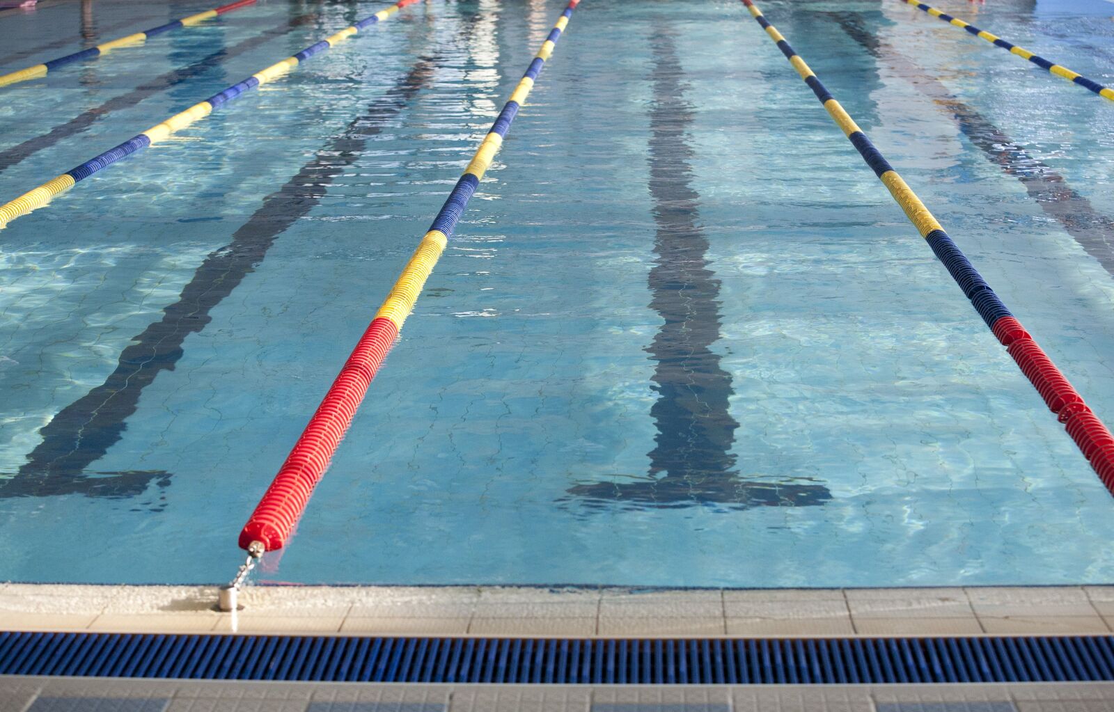 Canon EOS 5D sample photo. Swimming, exercise, pool photography
