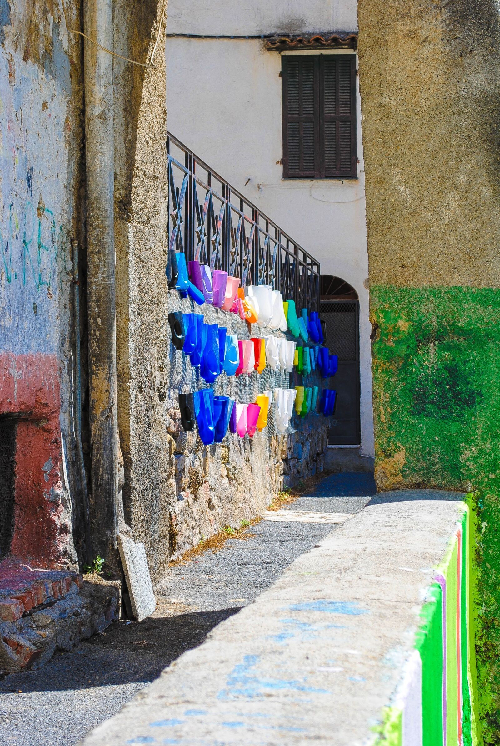 Nikon D3000 sample photo. Sunny day, wall, fresco photography