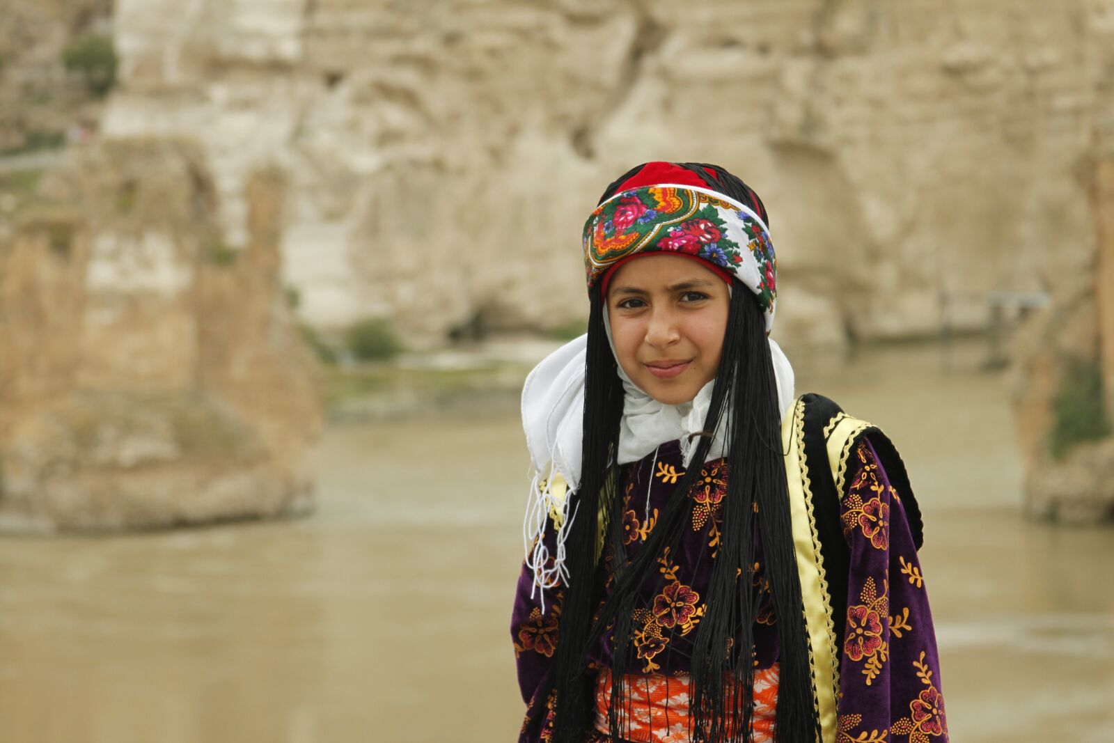 Canon EOS 500D (EOS Rebel T1i / EOS Kiss X3) sample photo. Hasankeyf, local, clothes photography
