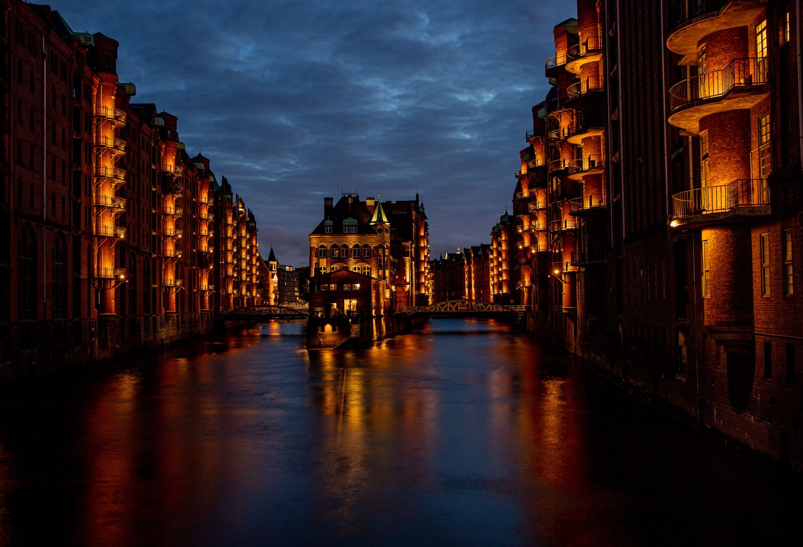 Canon EOS 6D Mark II sample photo. Wasserschlösschen, hamburg, speicherstadt photography