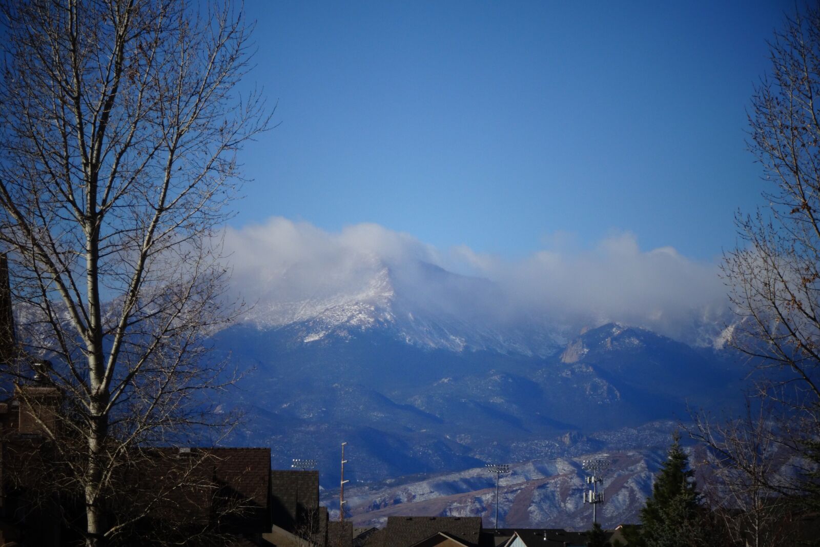 Sony Cyber-shot DSC-HX90V sample photo. Pikes peak, sky, blue photography