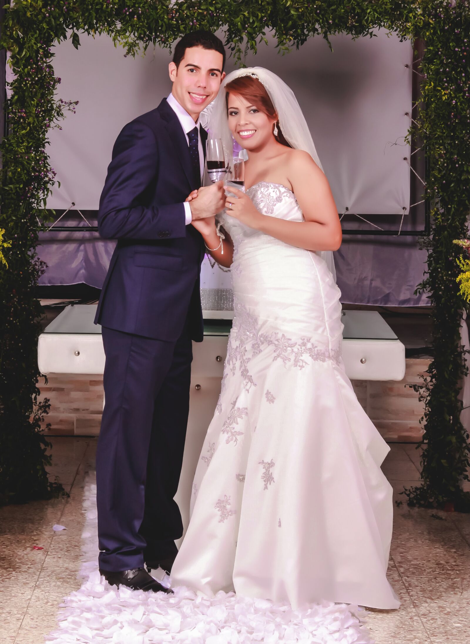 Canon EF-S 18-135mm F3.5-5.6 IS sample photo. Wedding, ceremony, grooms photography