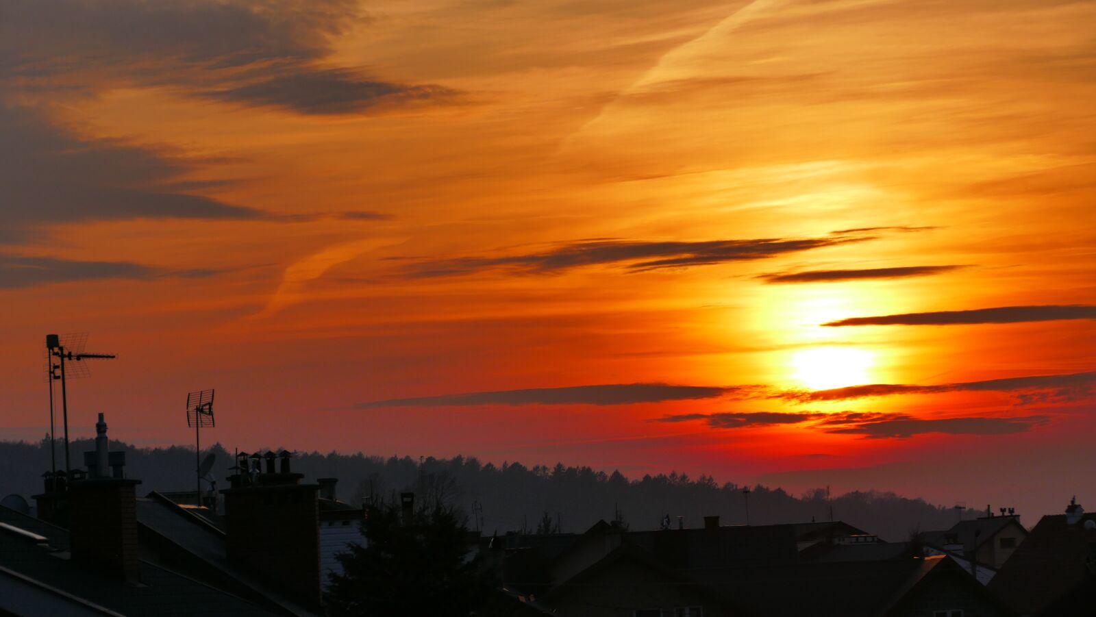 Panasonic Lumix DMC-FZ1000 sample photo. Sunset, sun, sky photography
