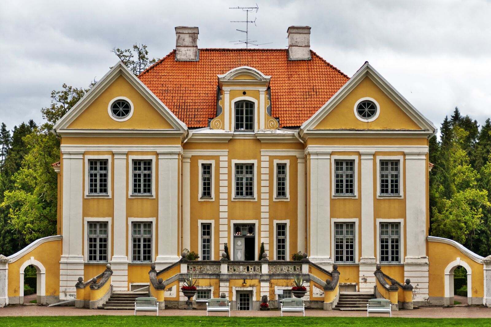 Panasonic Lumix DMC-FZ1000 sample photo. Manor, manor house, palmse photography