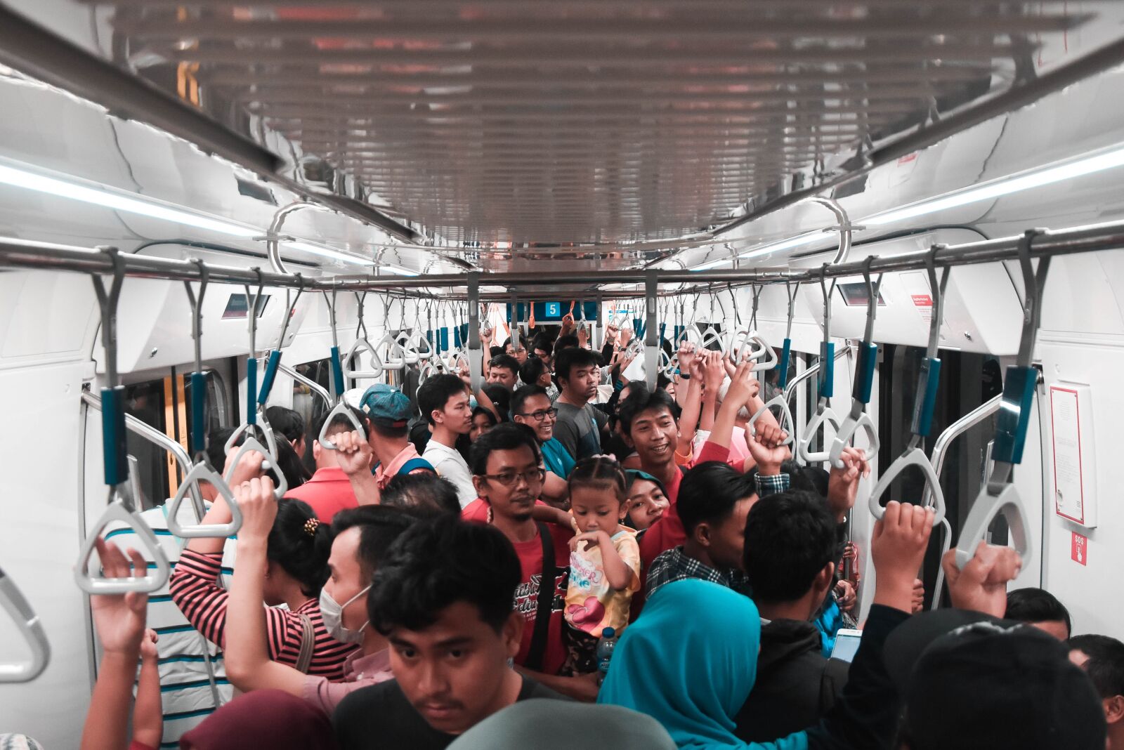 Nikon D7200 sample photo. People, train, indonesia photography