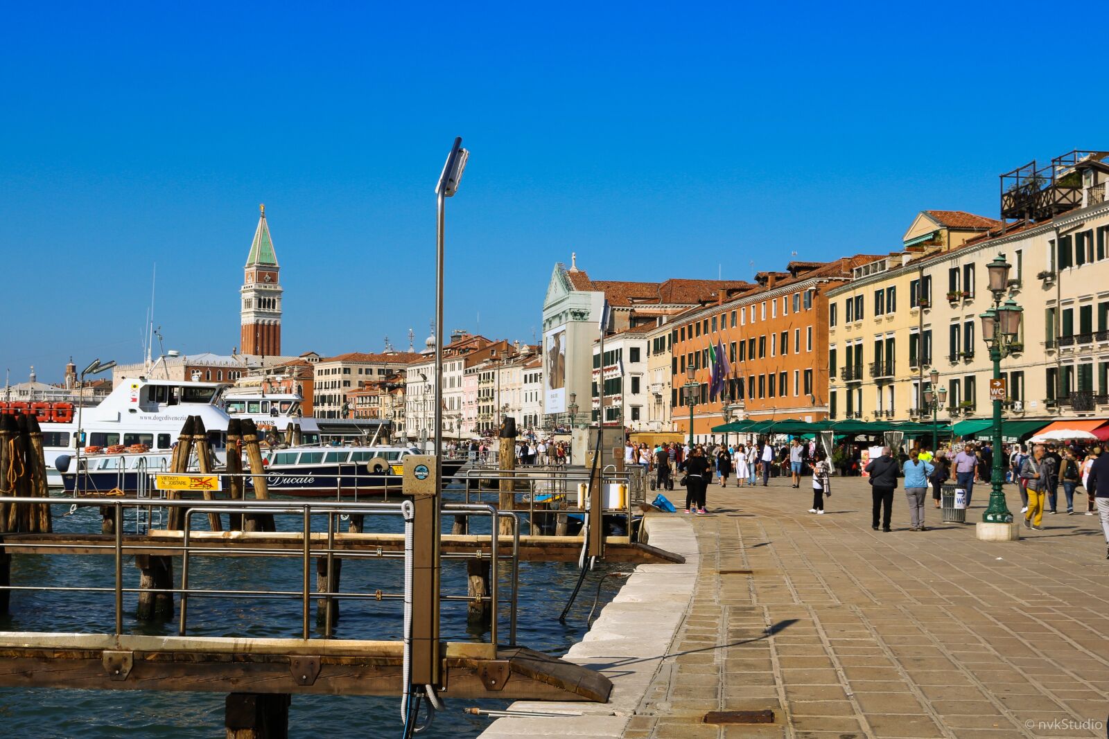 Canon EOS 750D (EOS Rebel T6i / EOS Kiss X8i) sample photo. Venice, summer, italy photography