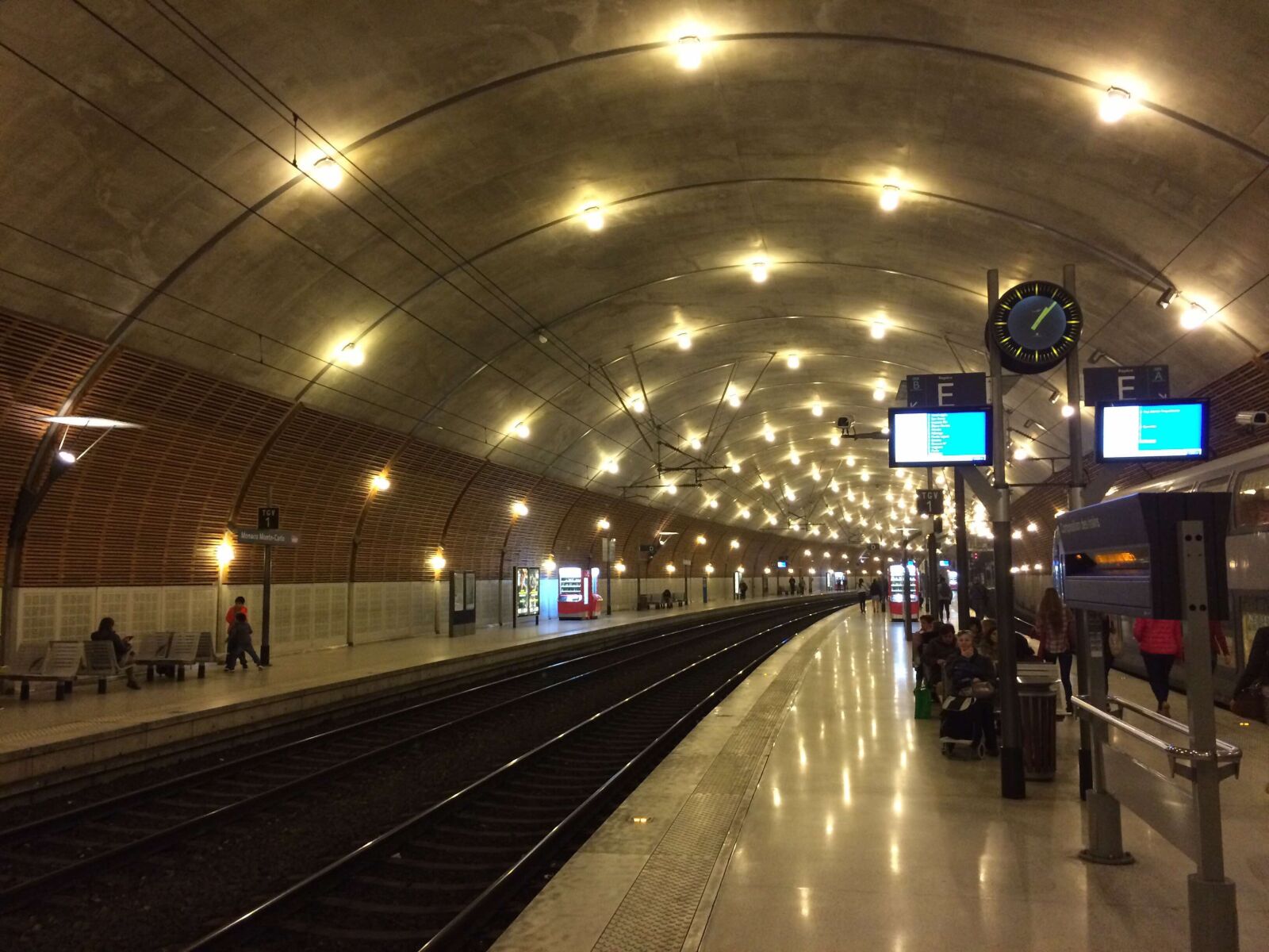 iPhone 5s back camera 4.15mm f/2.2 sample photo. French riviera, monaco, station photography
