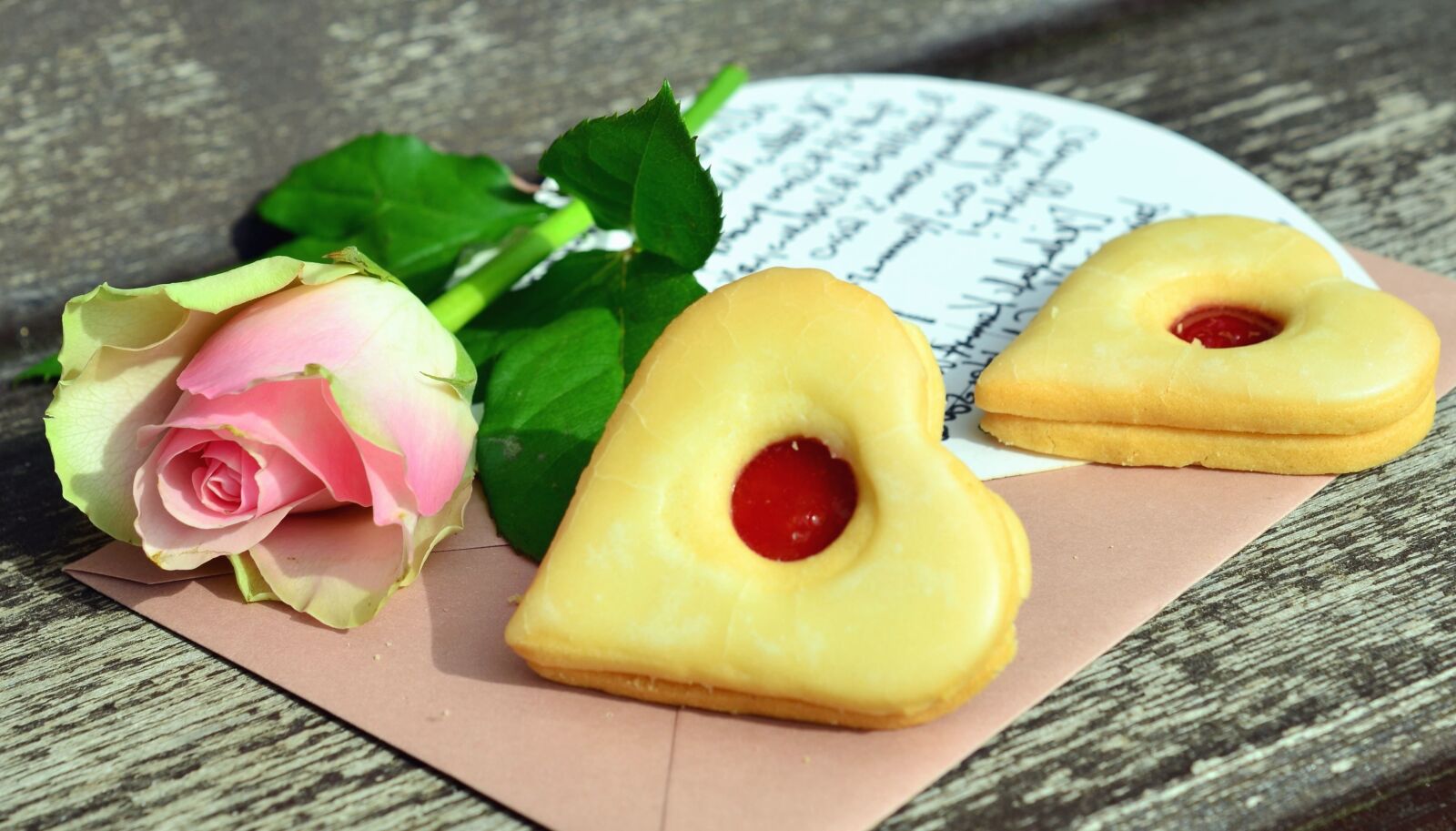 Nikon D5100 sample photo. Cake, rose, romance, love photography