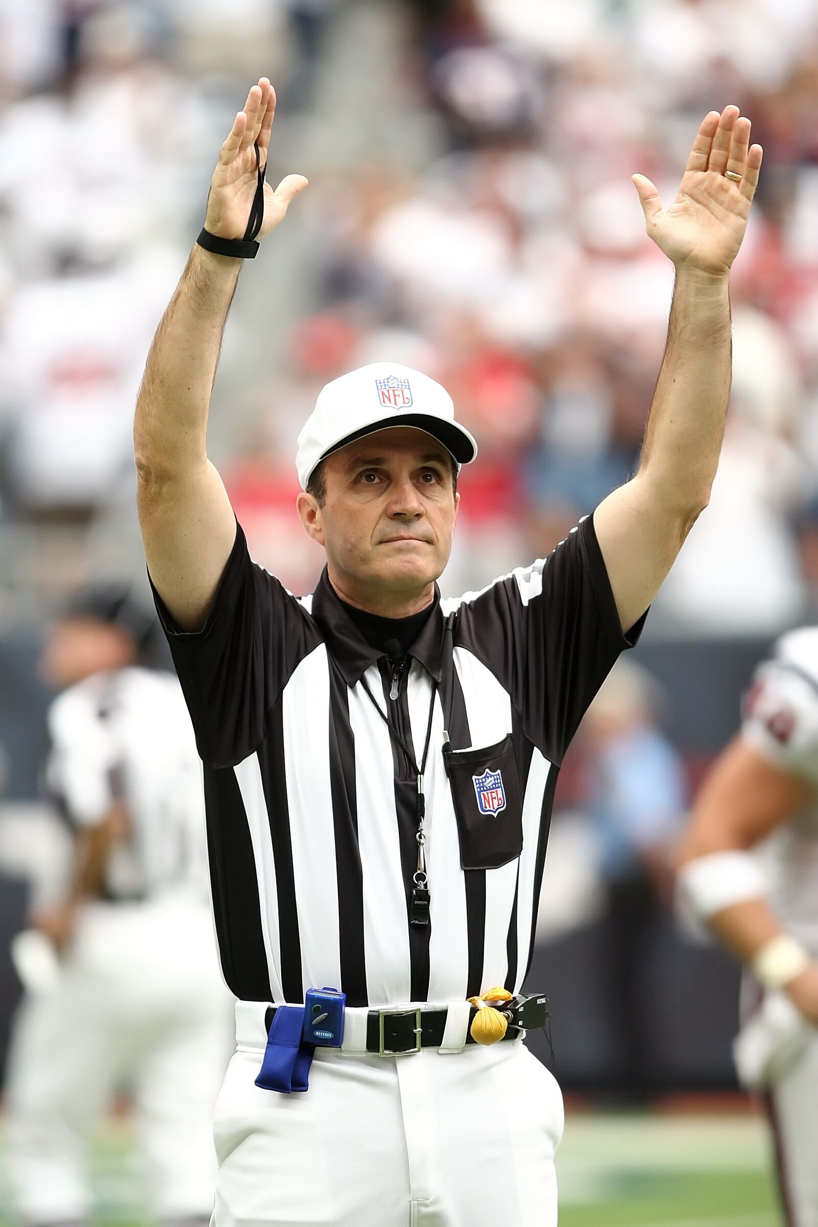 Canon EOS 20D sample photo. Referee, professional football, touchdown photography