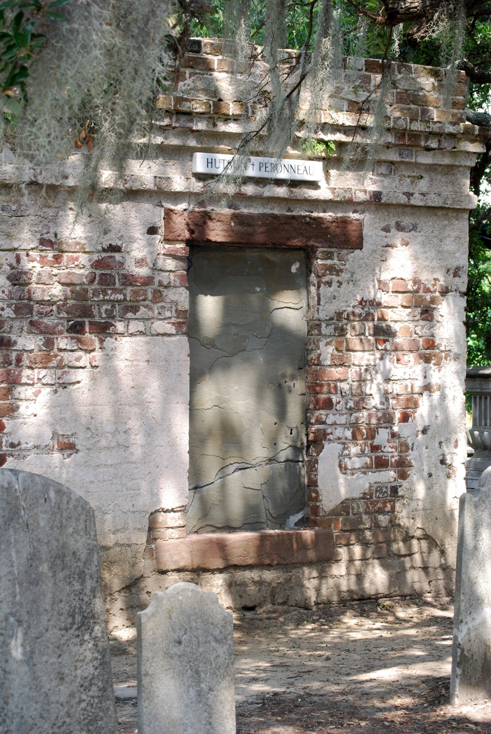 Nikon D40X sample photo. Hutson-peronneau vault, old charleston photography
