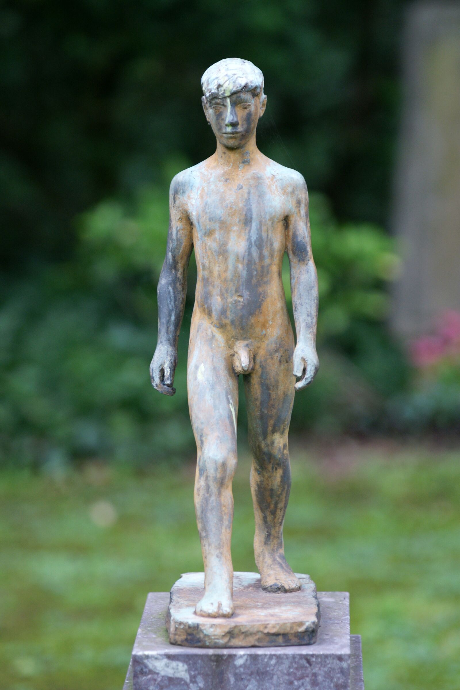 Sony Alpha DSLR-A700 sample photo. Sculpture, man, art photography