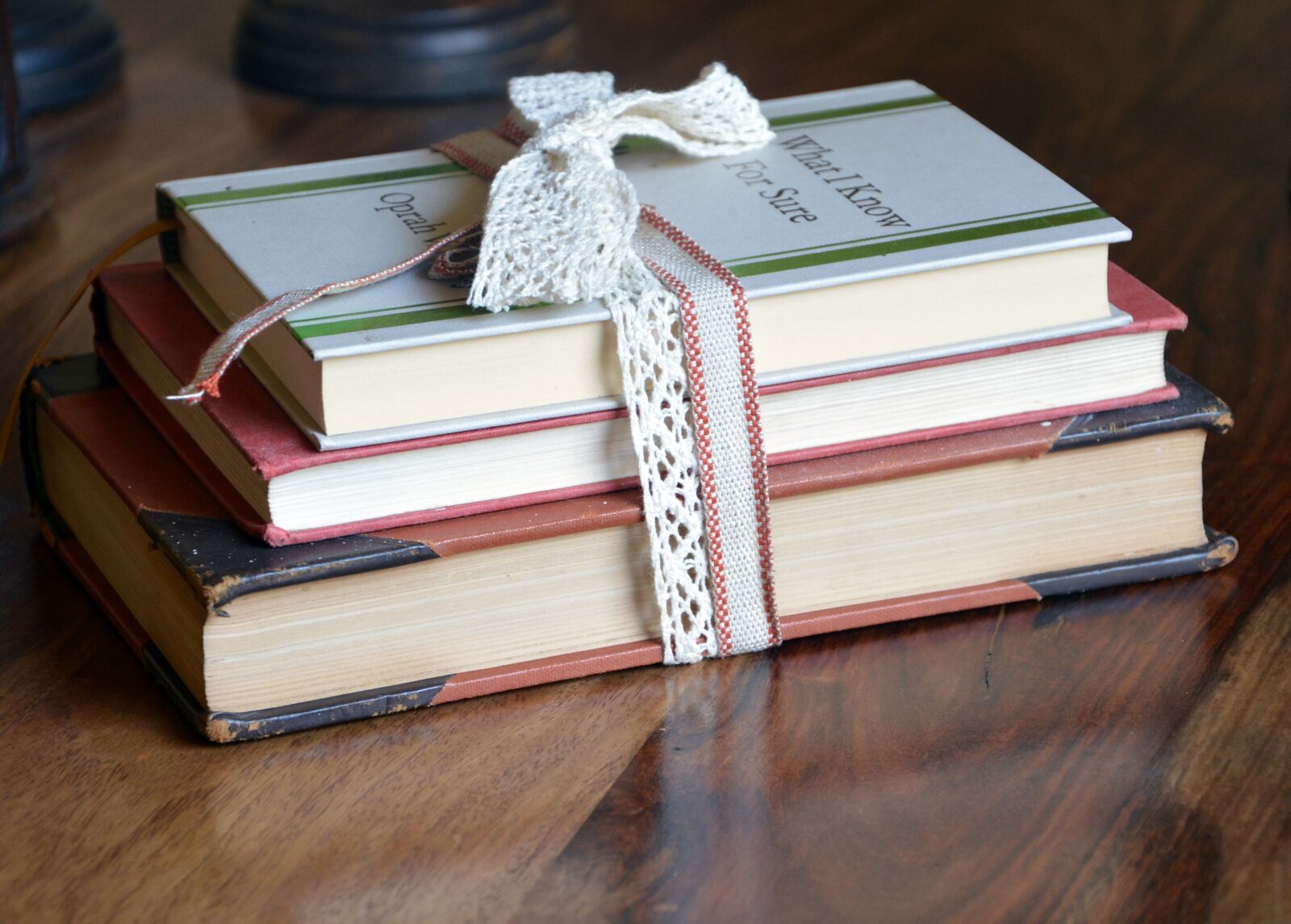 Nikon D5200 sample photo. Reading, books, parcel photography