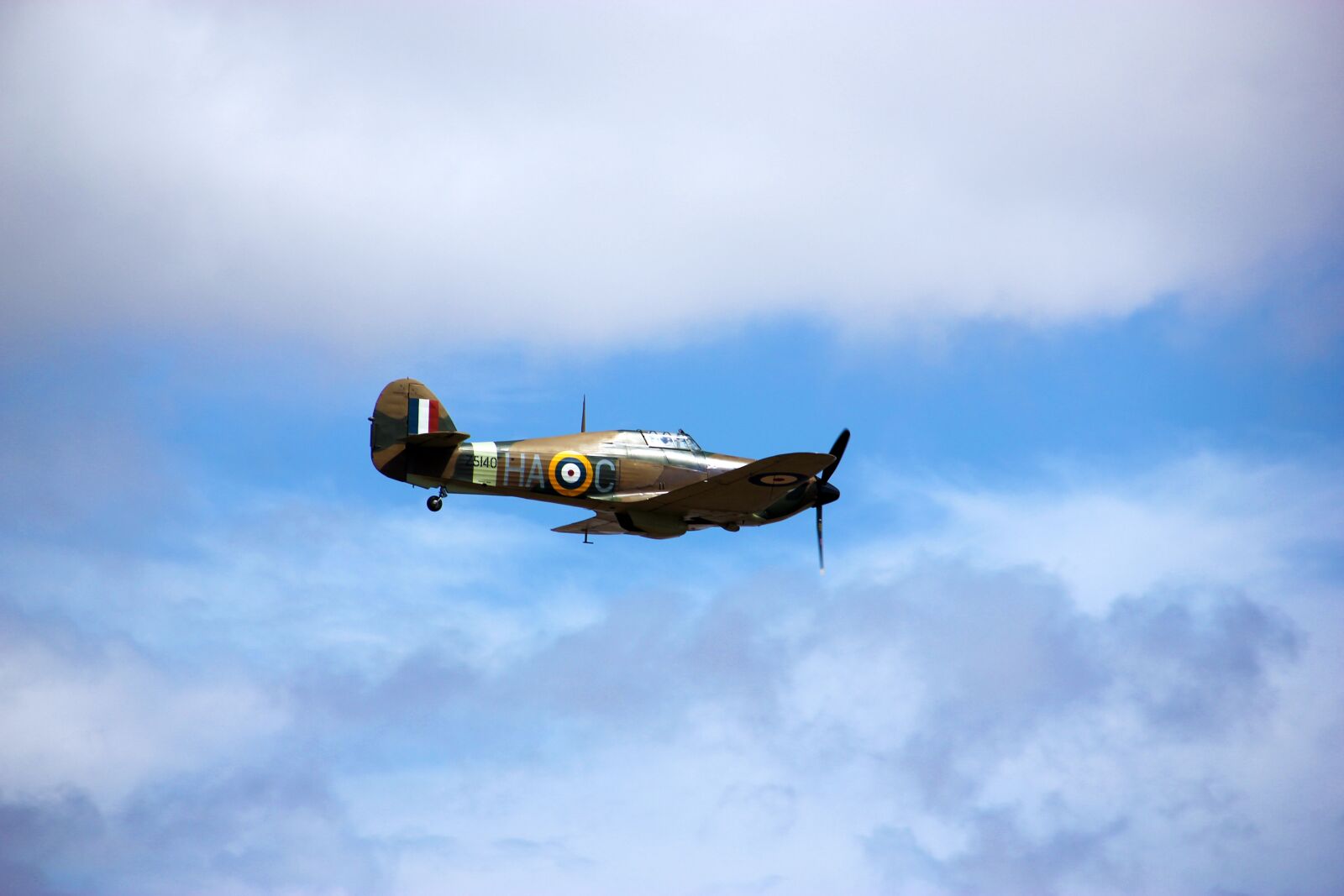 Canon EOS 550D (EOS Rebel T2i / EOS Kiss X4) sample photo. Hawker hurricane, plane, ww2 photography