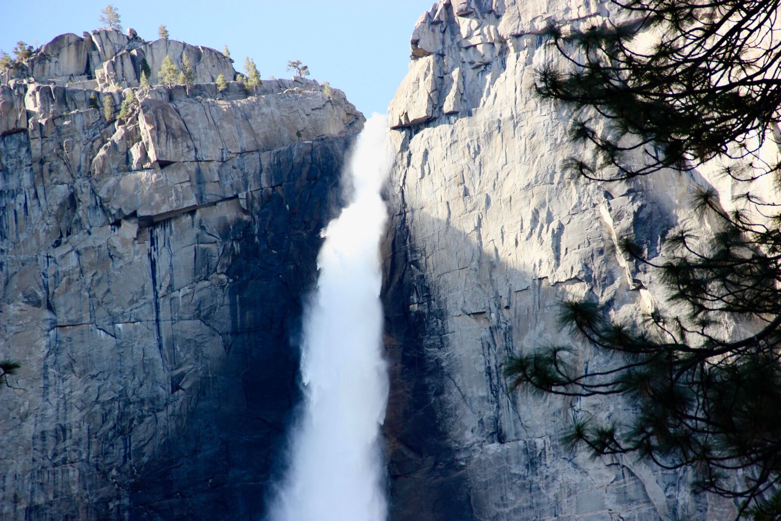 Canon EOS 600D (Rebel EOS T3i / EOS Kiss X5) sample photo. Waterfall, mountain, water photography