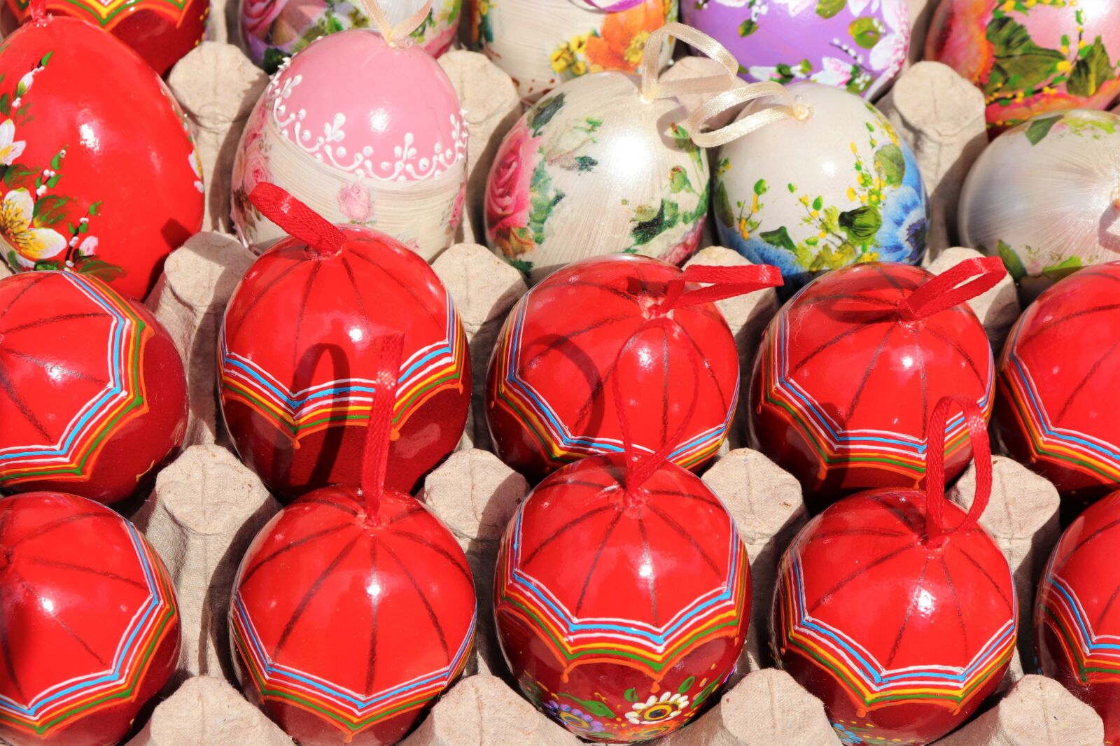 Canon EOS 200D (EOS Rebel SL2 / EOS Kiss X9) sample photo. Easter eggs, colorful, decoration photography