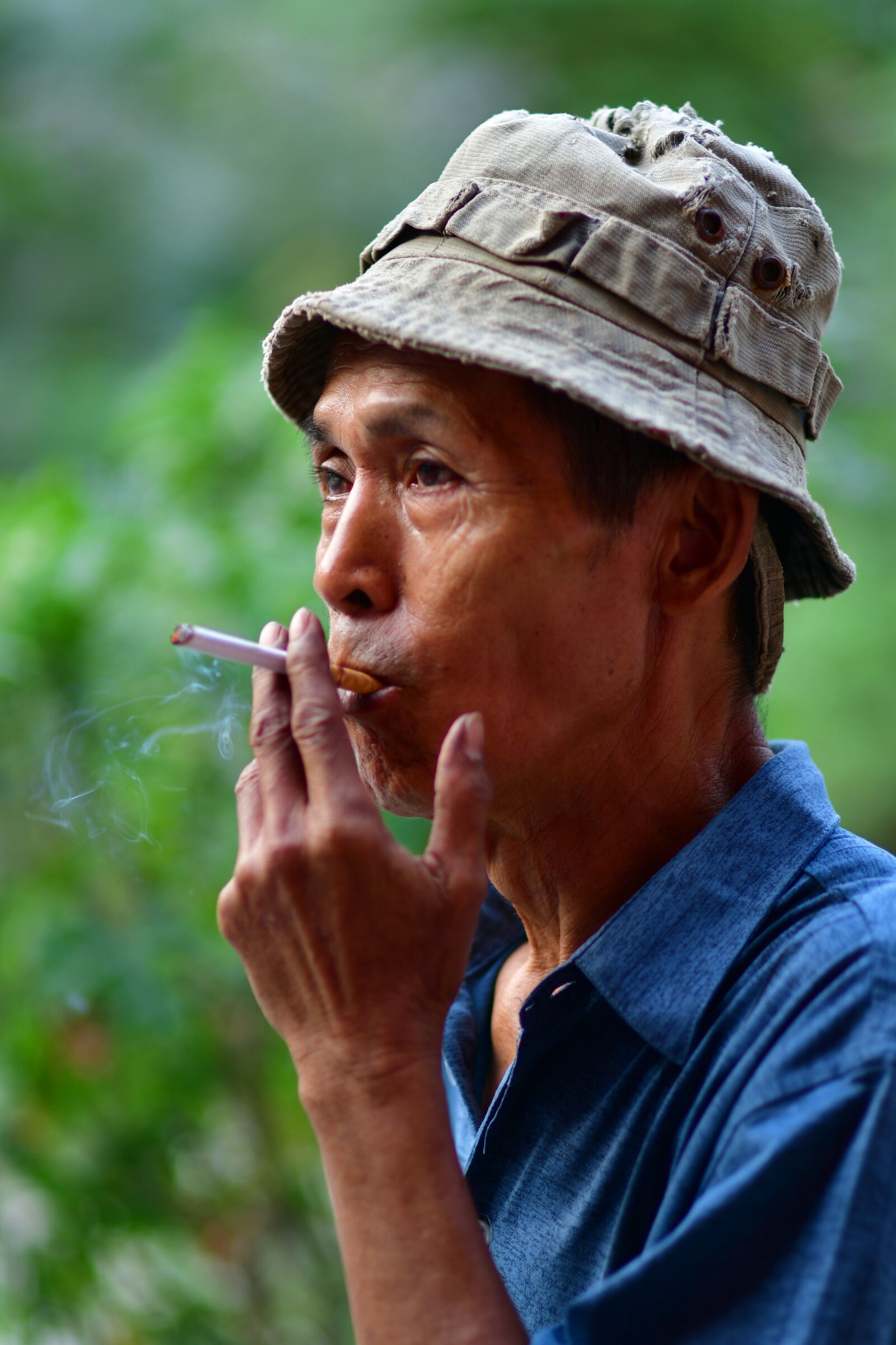 Nikon D500 sample photo. Portrait, old man, smoking photography