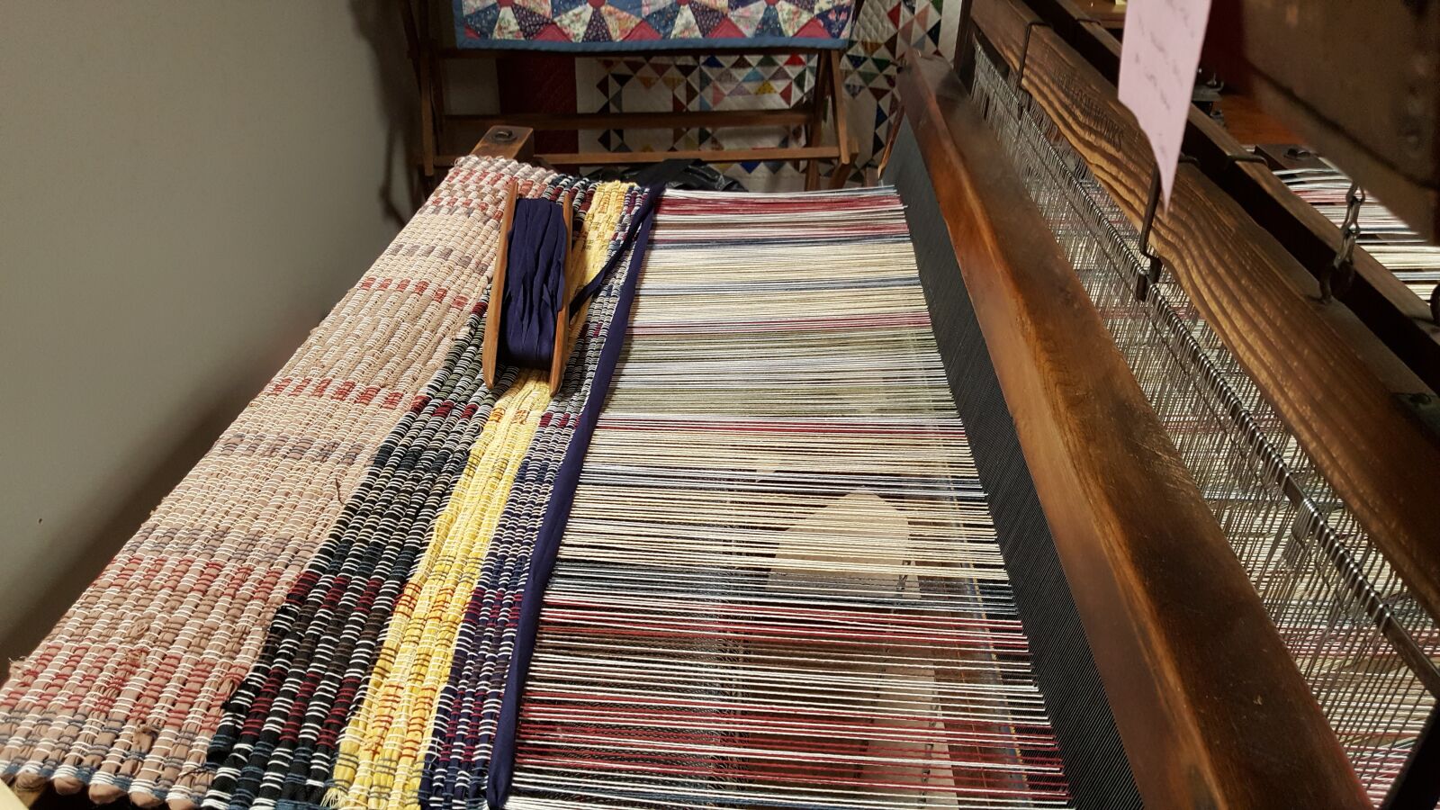 Samsung Galaxy Note5 sample photo. Weaving, loom, horizontal photography