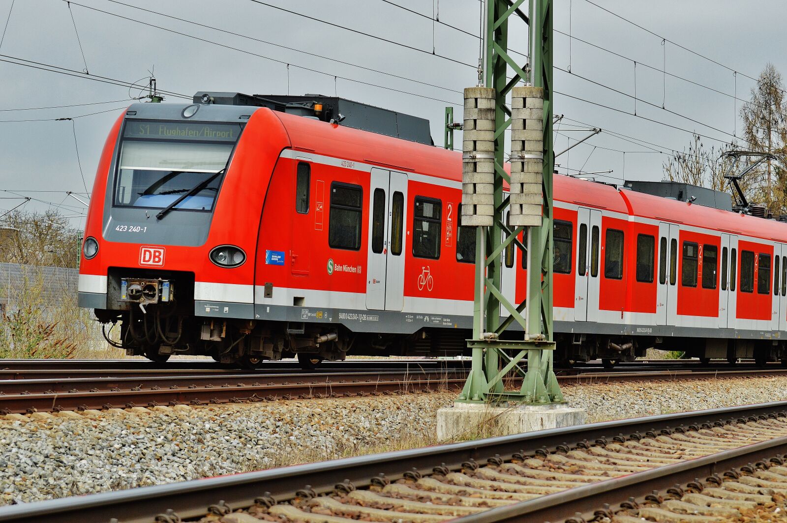 Nikon D3200 sample photo. S bahn, train, railway photography