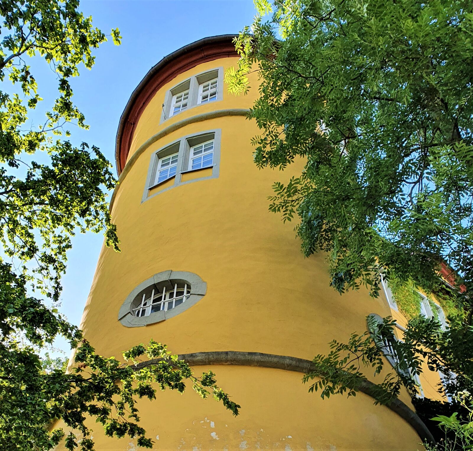Samsung Galaxy S10+ sample photo. Tower of the schloss photography