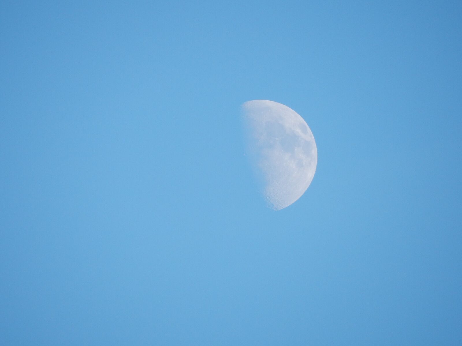 Nikon Coolpix S9700 sample photo. Luna, blue, sky photography