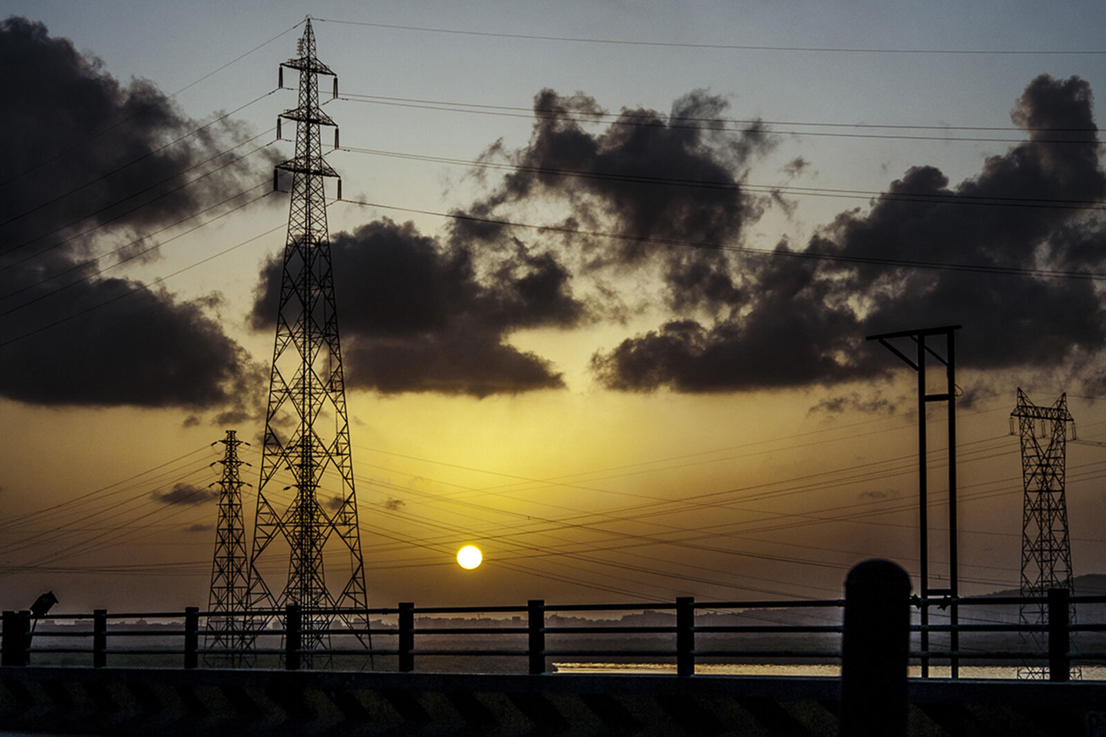 Nikon D90 sample photo. Bridge, clouds, dark, electric photography