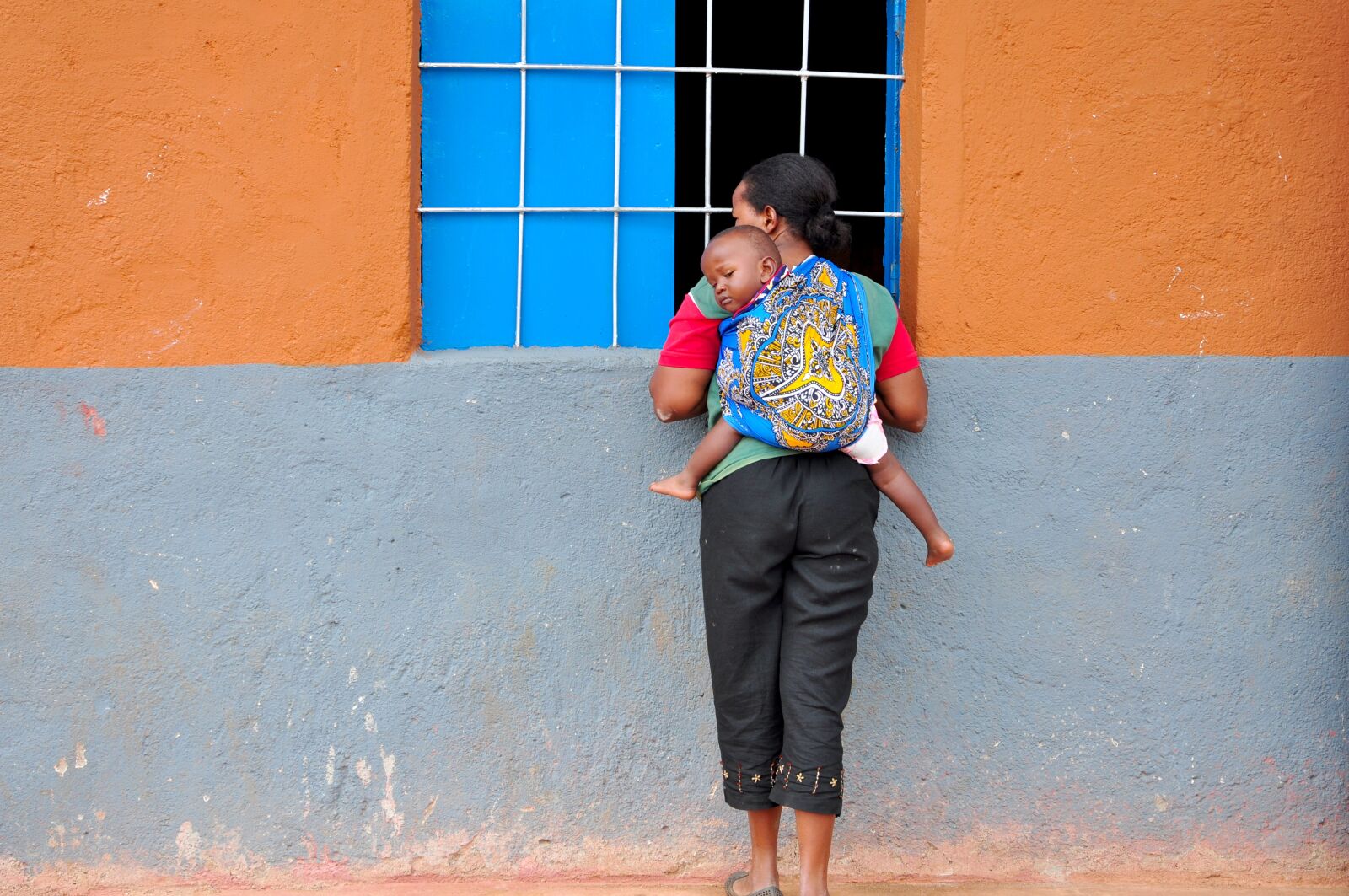 Nikon D90 sample photo. Mother, child, piggyback photography