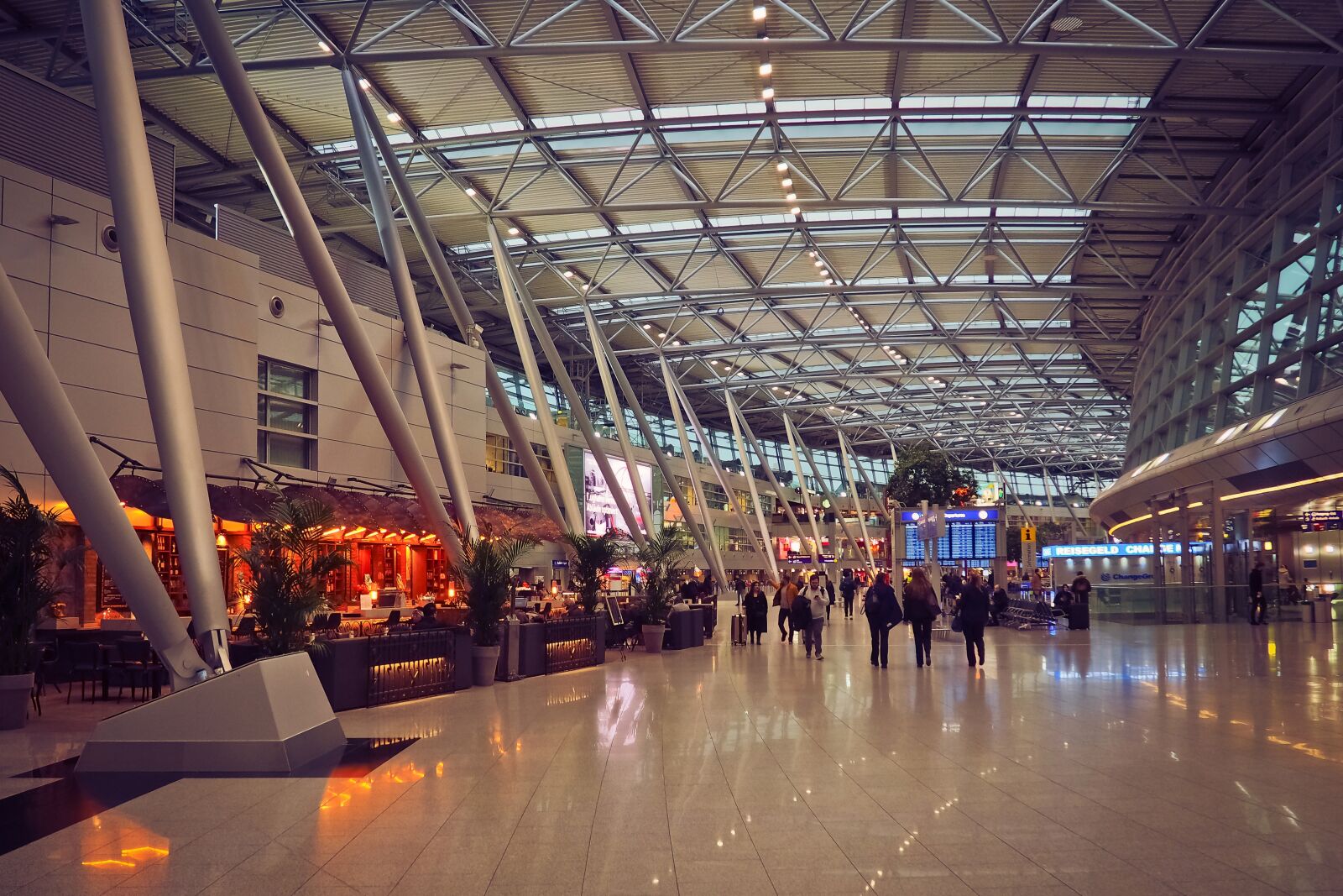 Olympus OM-D E-M10 sample photo. Architecture, airport, building photography