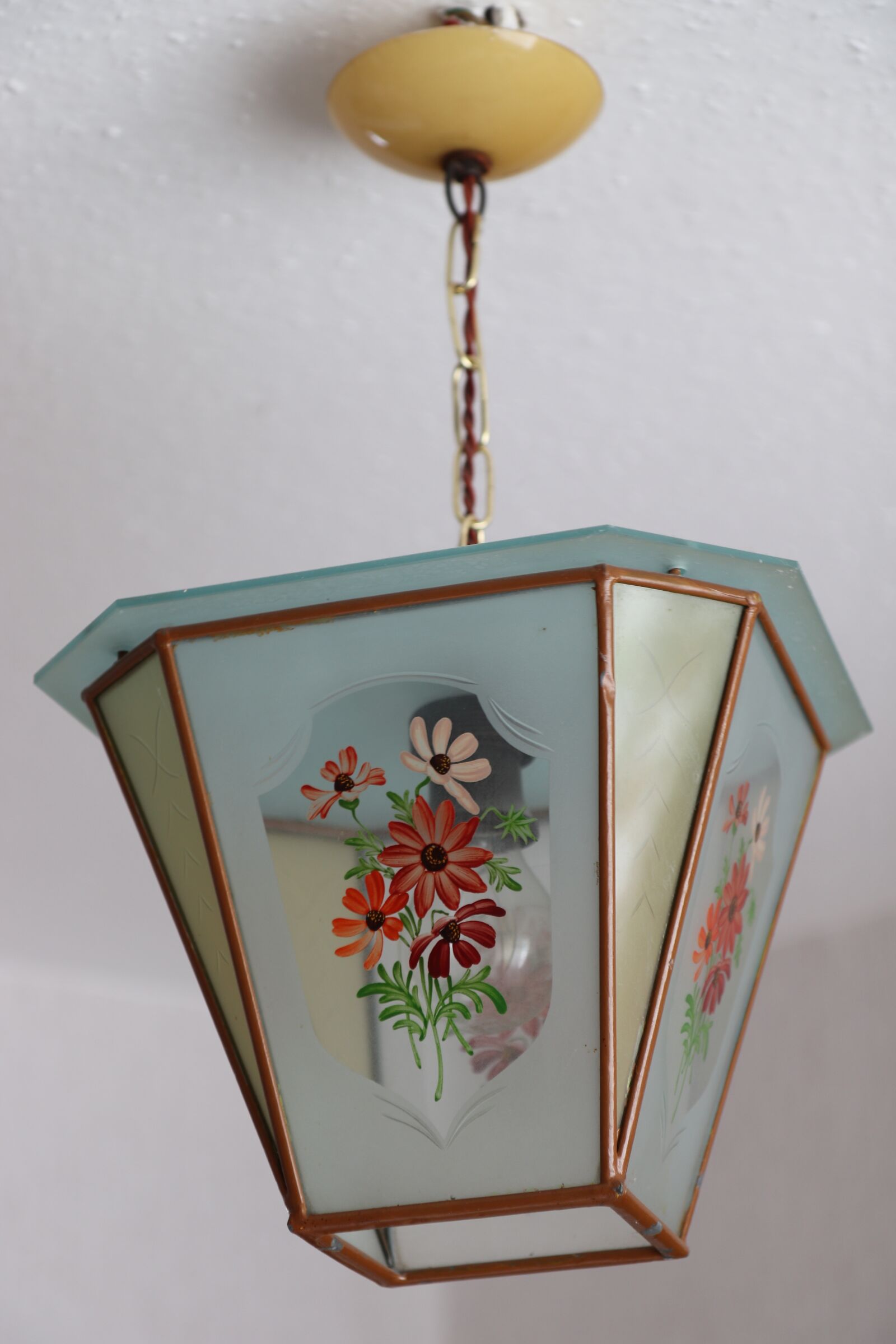 Canon EOS 800D (EOS Rebel T7i / EOS Kiss X9i) sample photo. Ceiling lamp, hanging lamp photography