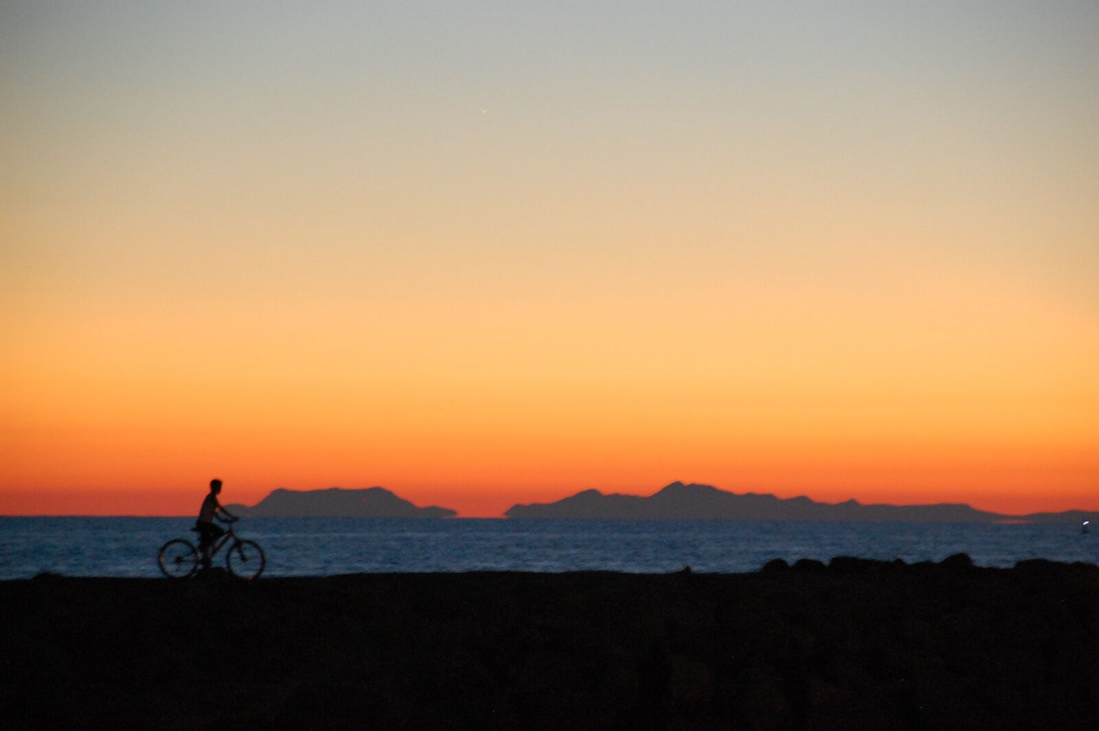 Nikon D40 sample photo. Landscape, street, sea photography