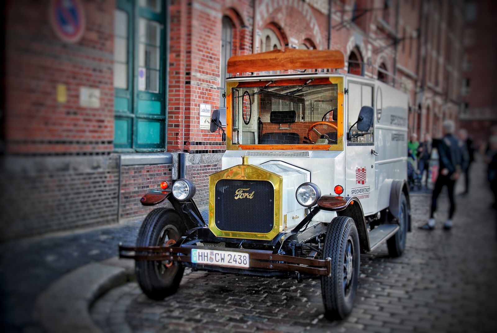 Nikon D3000 sample photo. Oldtimer, street, old photography