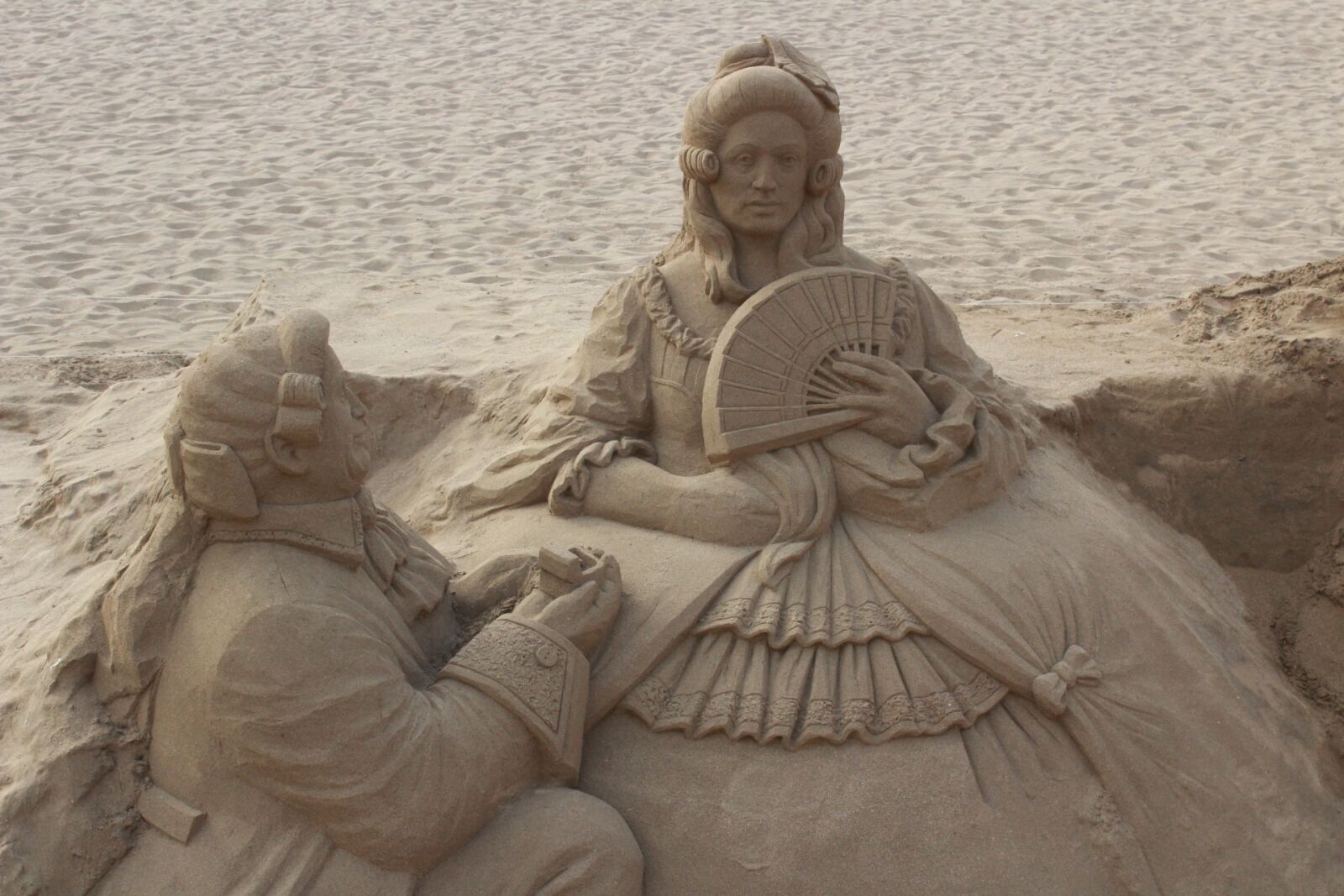 Canon EOS 1200D (EOS Rebel T5 / EOS Kiss X70 / EOS Hi) sample photo. Sculpture, sand, art photography