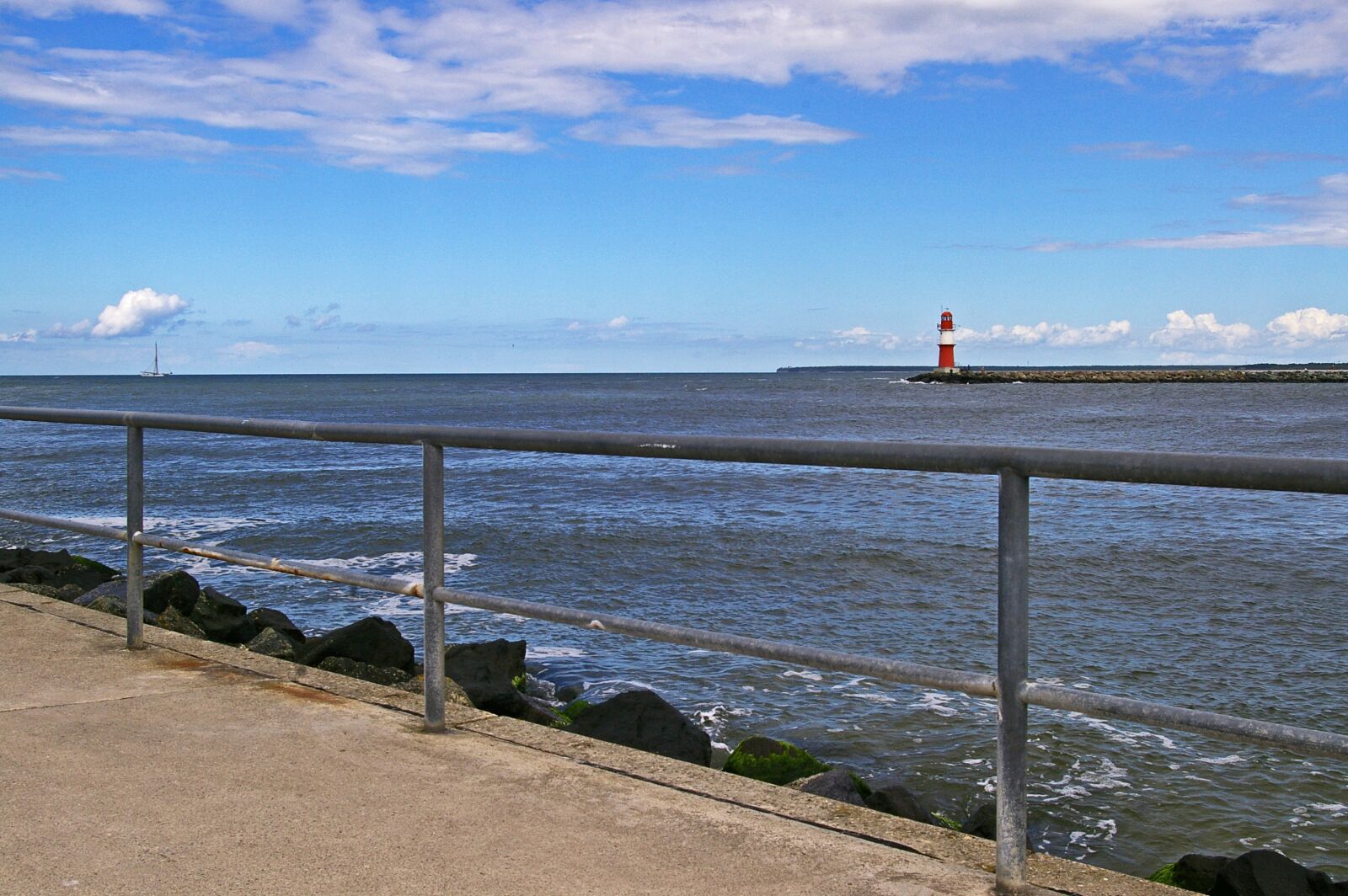 Pentax *ist DL2 sample photo. Warnem nde, baltic sea photography