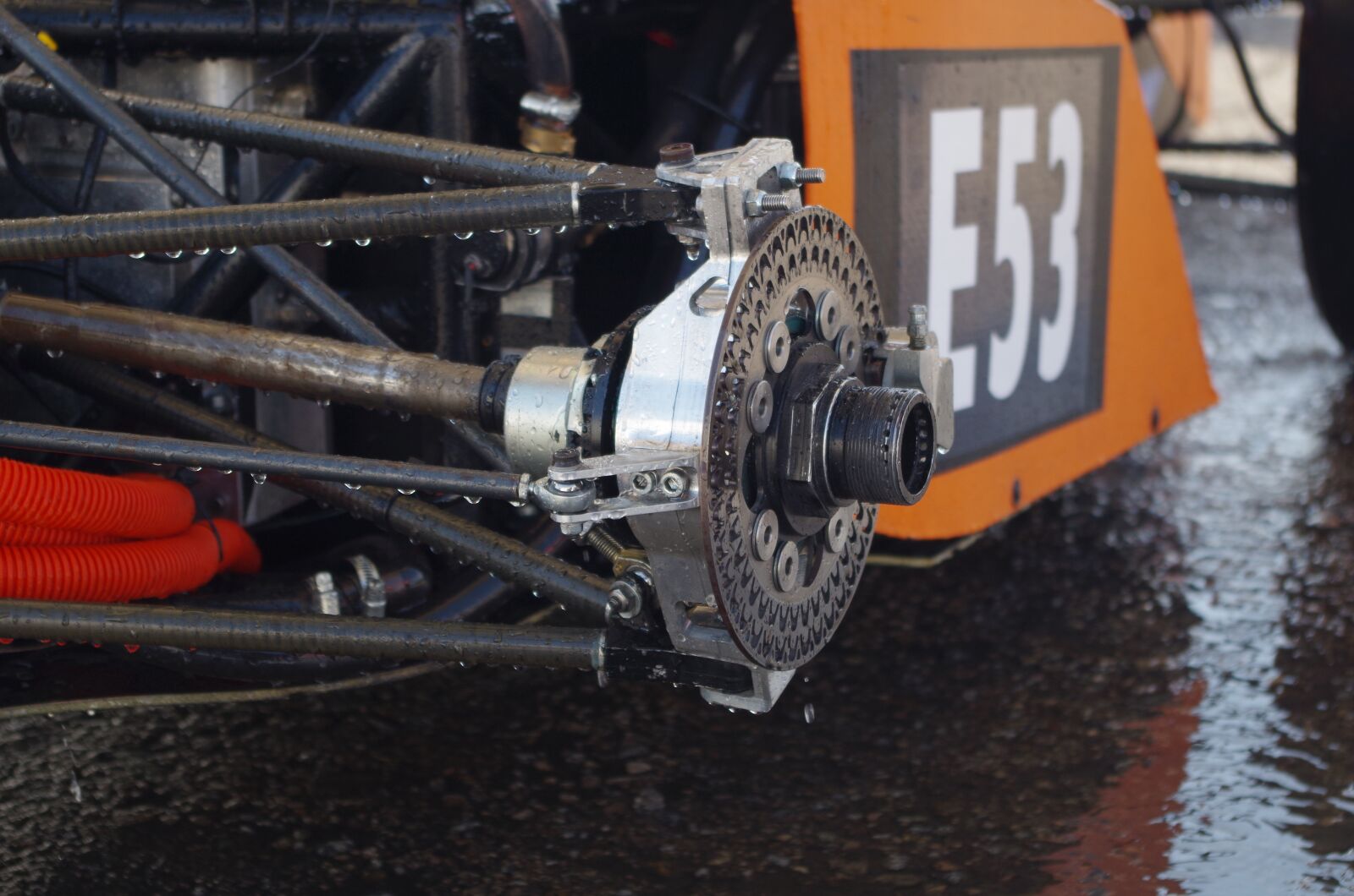 Pentax K-30 sample photo. Rain, racing car, journal photography