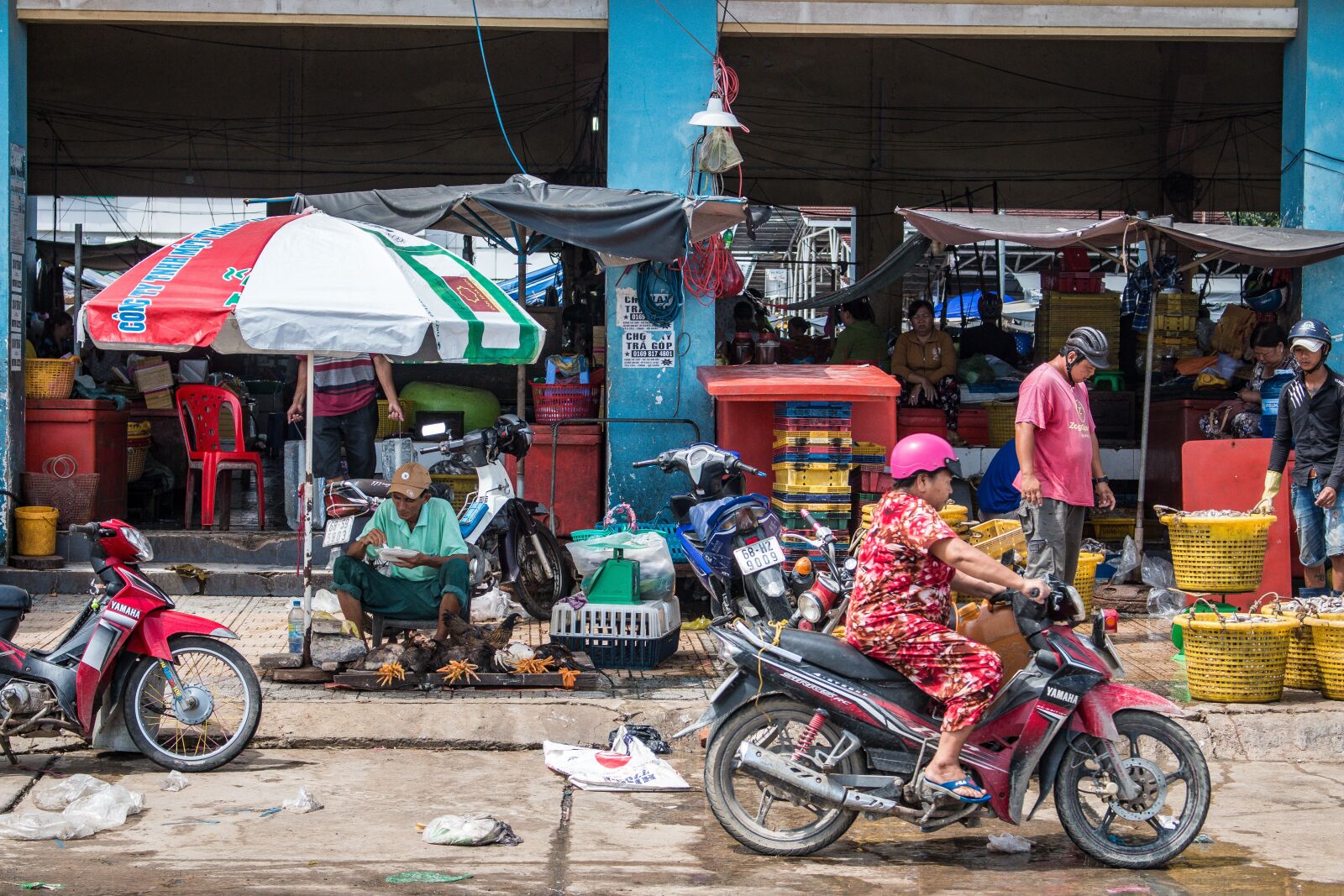 Canon EOS 70D sample photo. Vietnam, market, sale photography