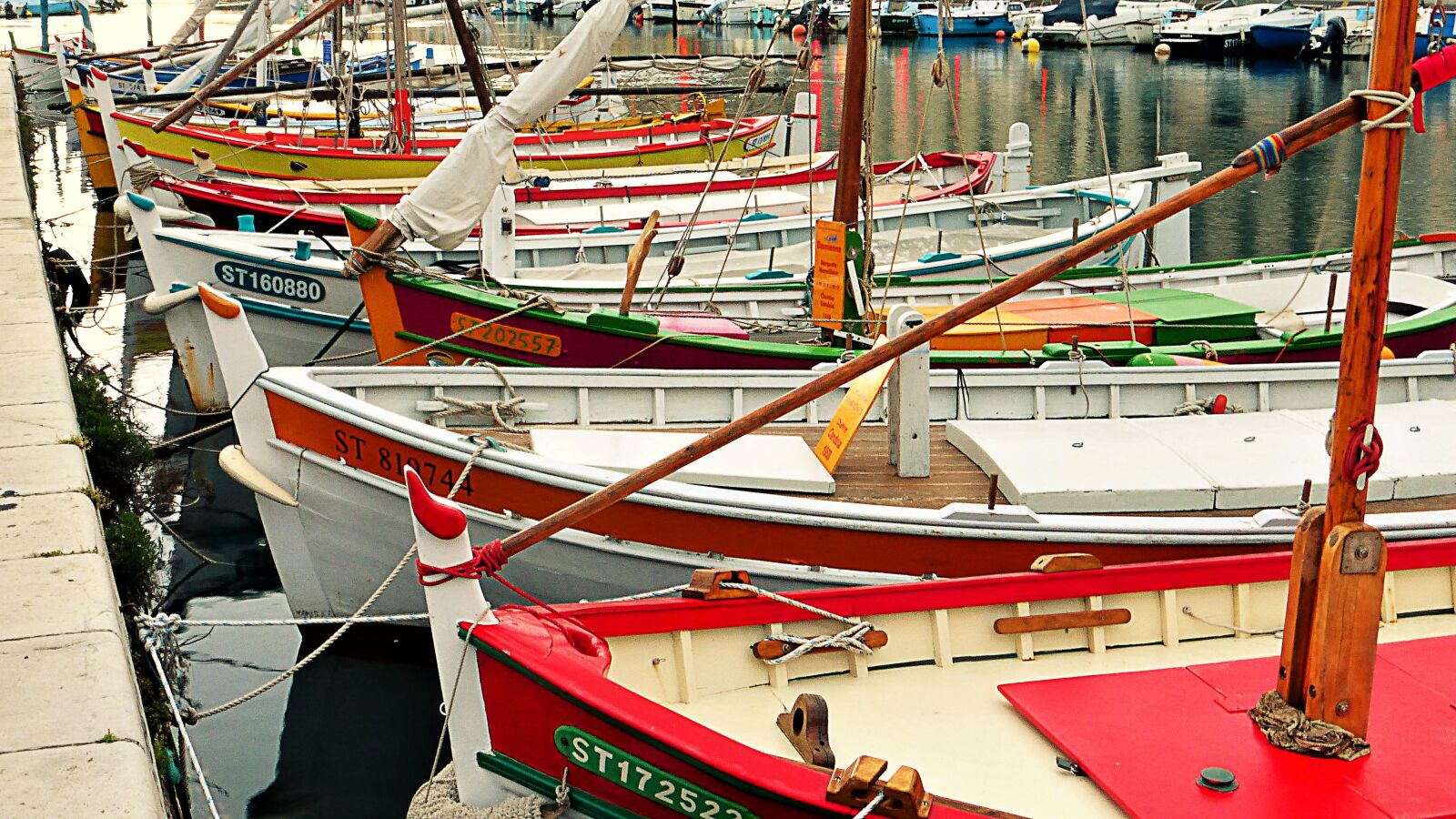 Panasonic Lumix DMC-ZS25 (Lumix DMC-TZ35) sample photo. Boat, france, sète photography